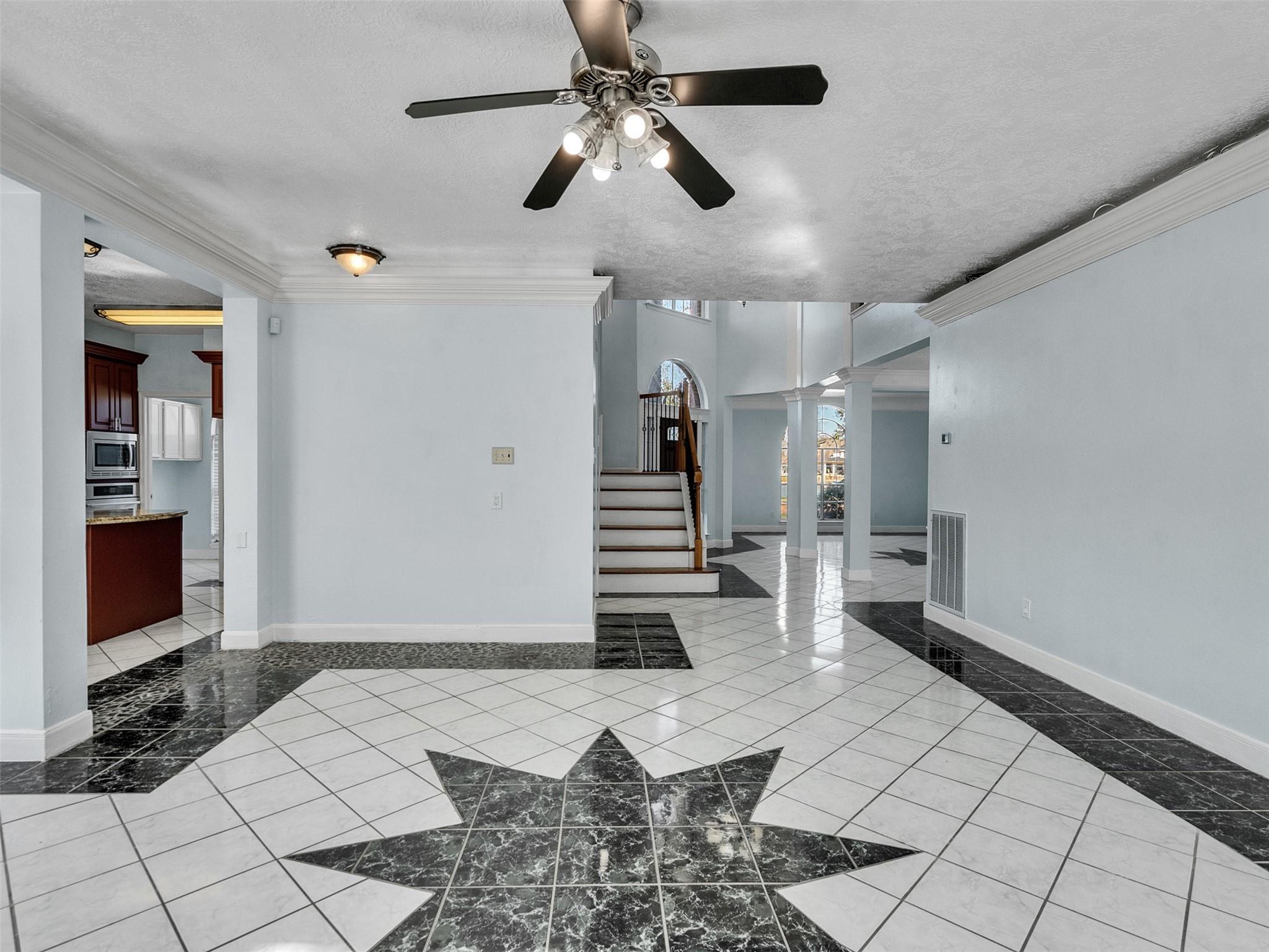 2739 Lakeside Village Drive