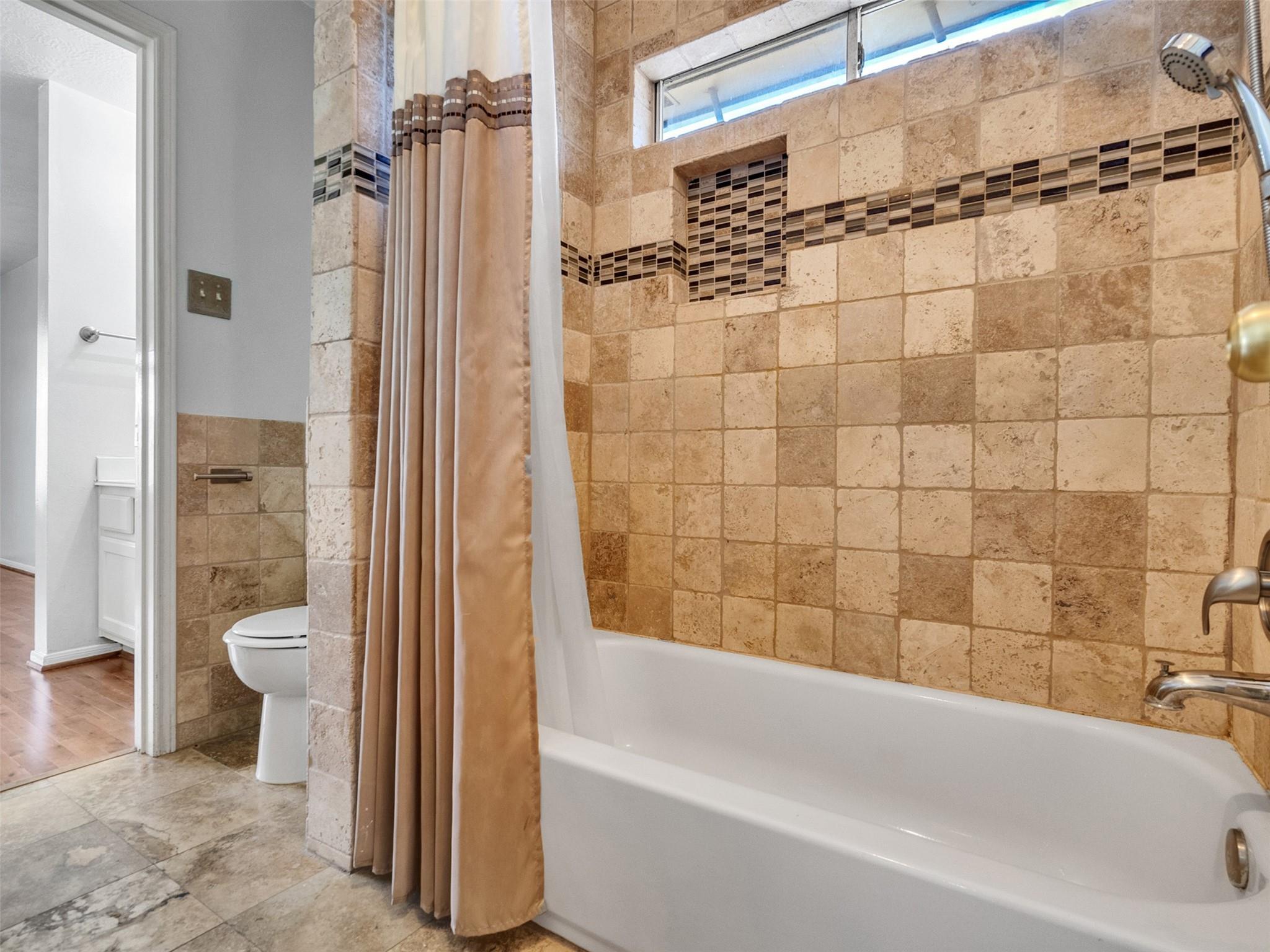 2739 Lakeside Village Drive