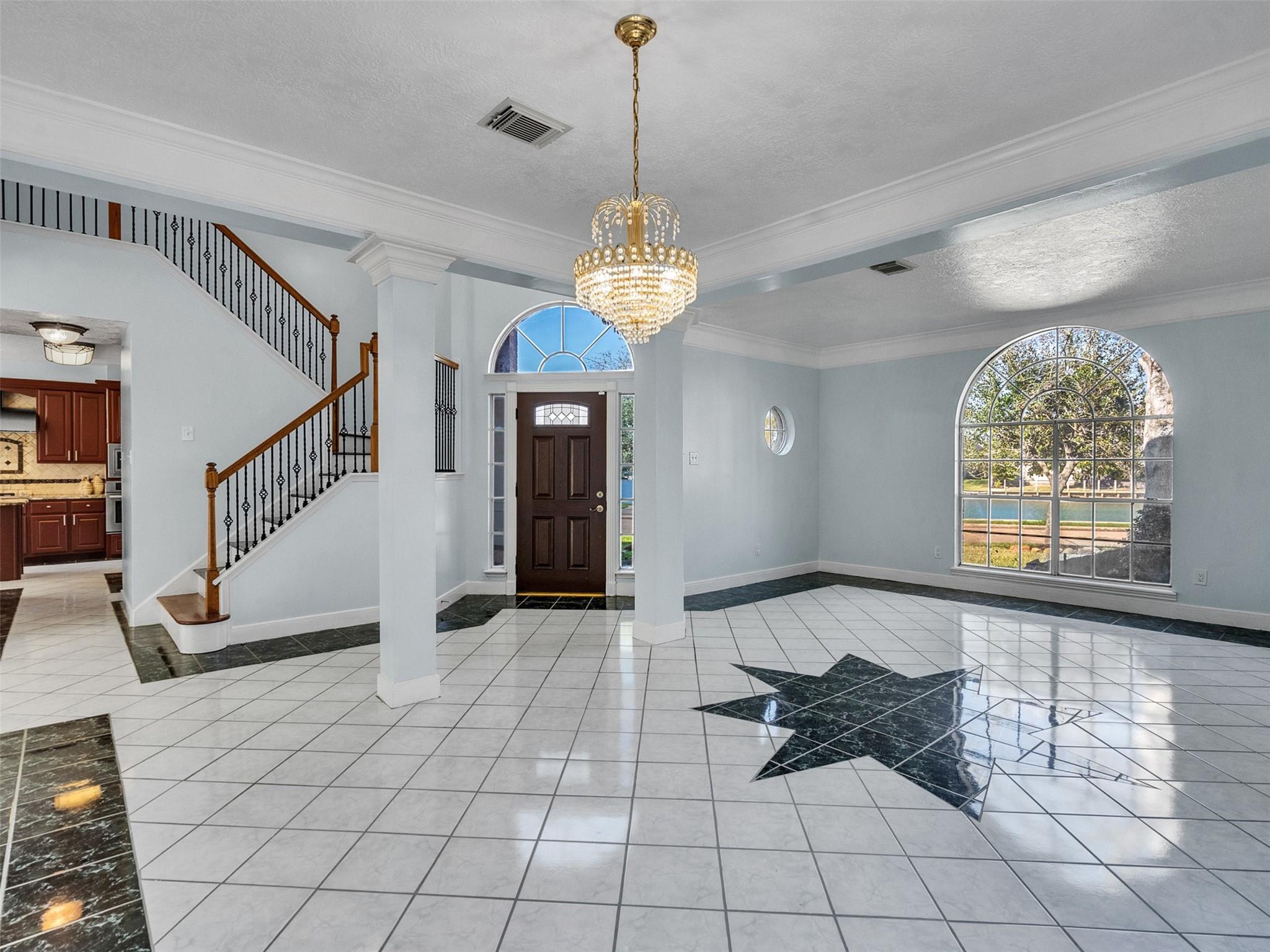 2739 Lakeside Village Drive