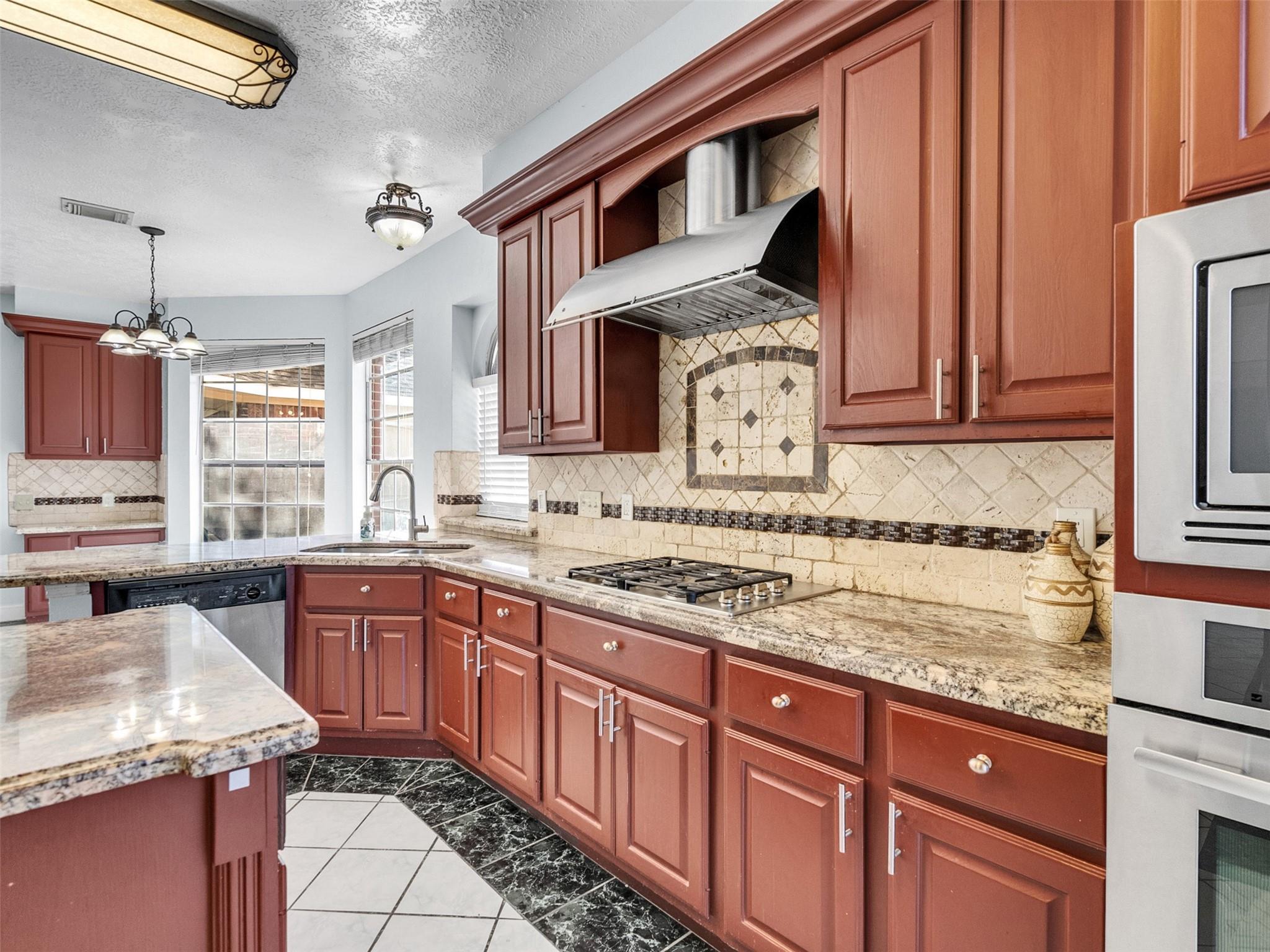 2739 Lakeside Village Drive