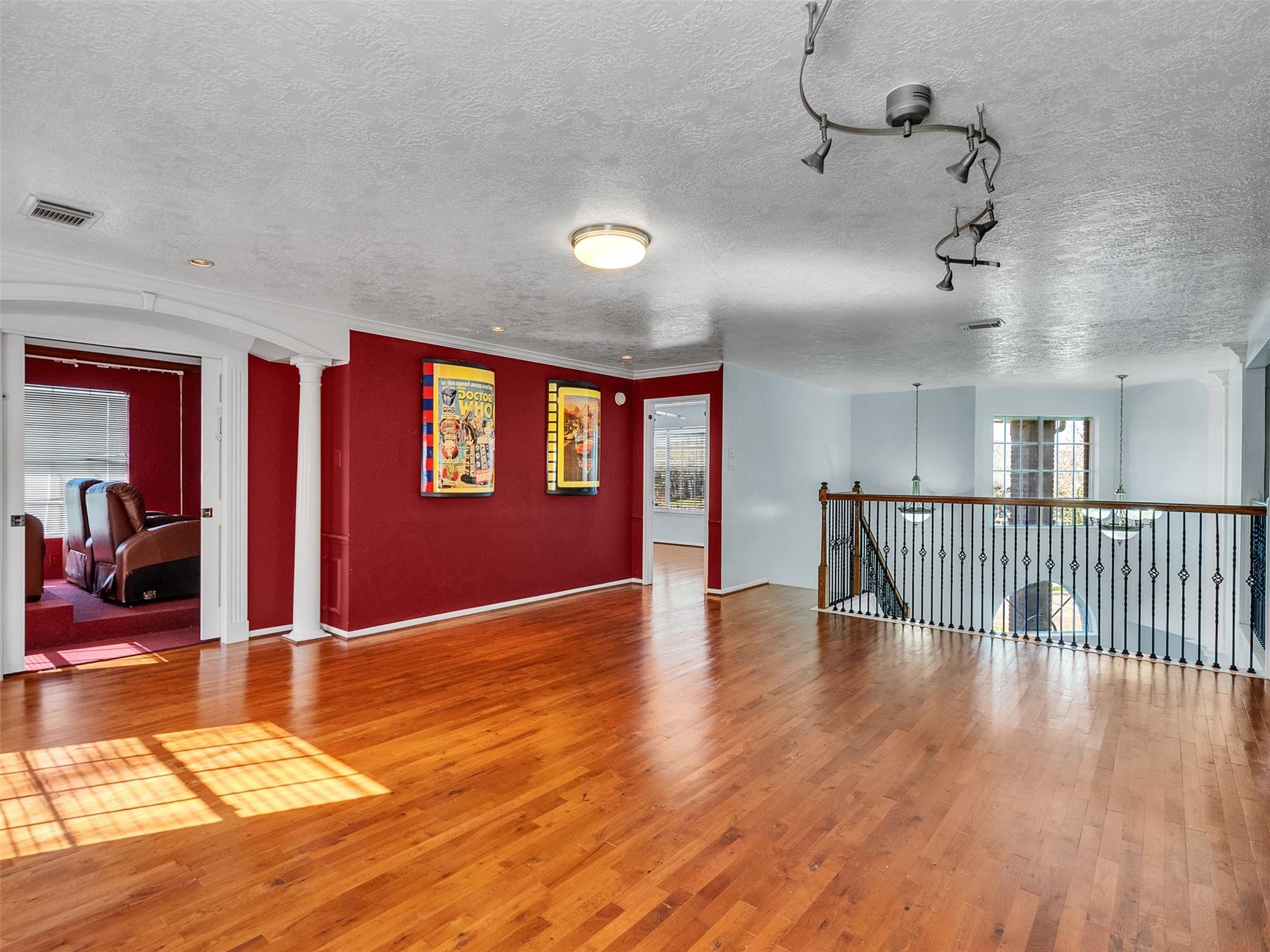 2739 Lakeside Village Drive