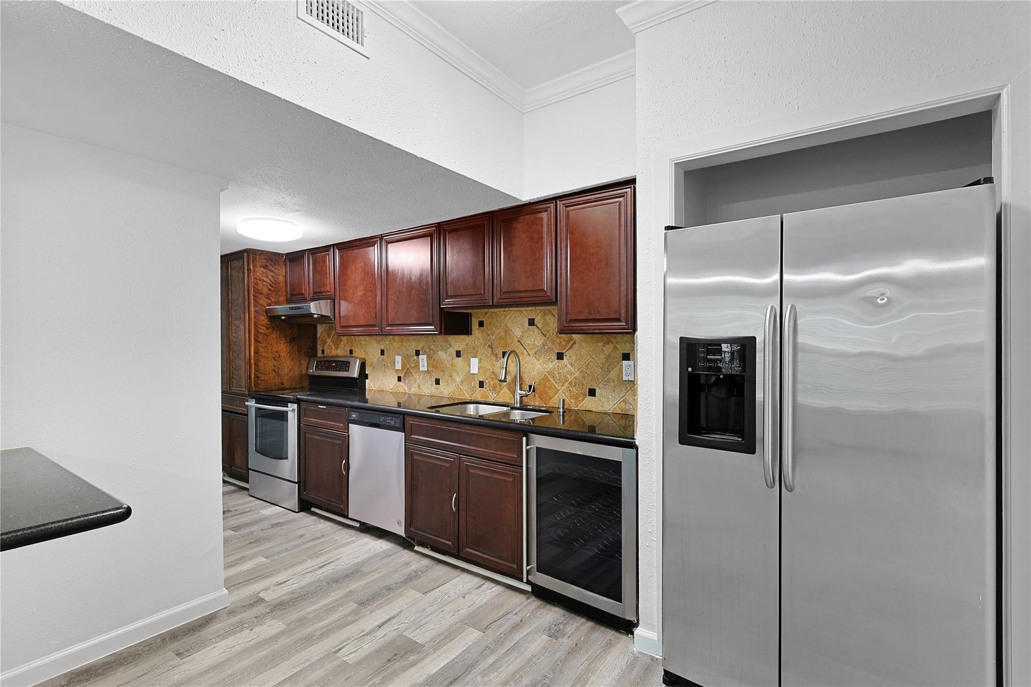 2100 Tanglewilde Street # 131