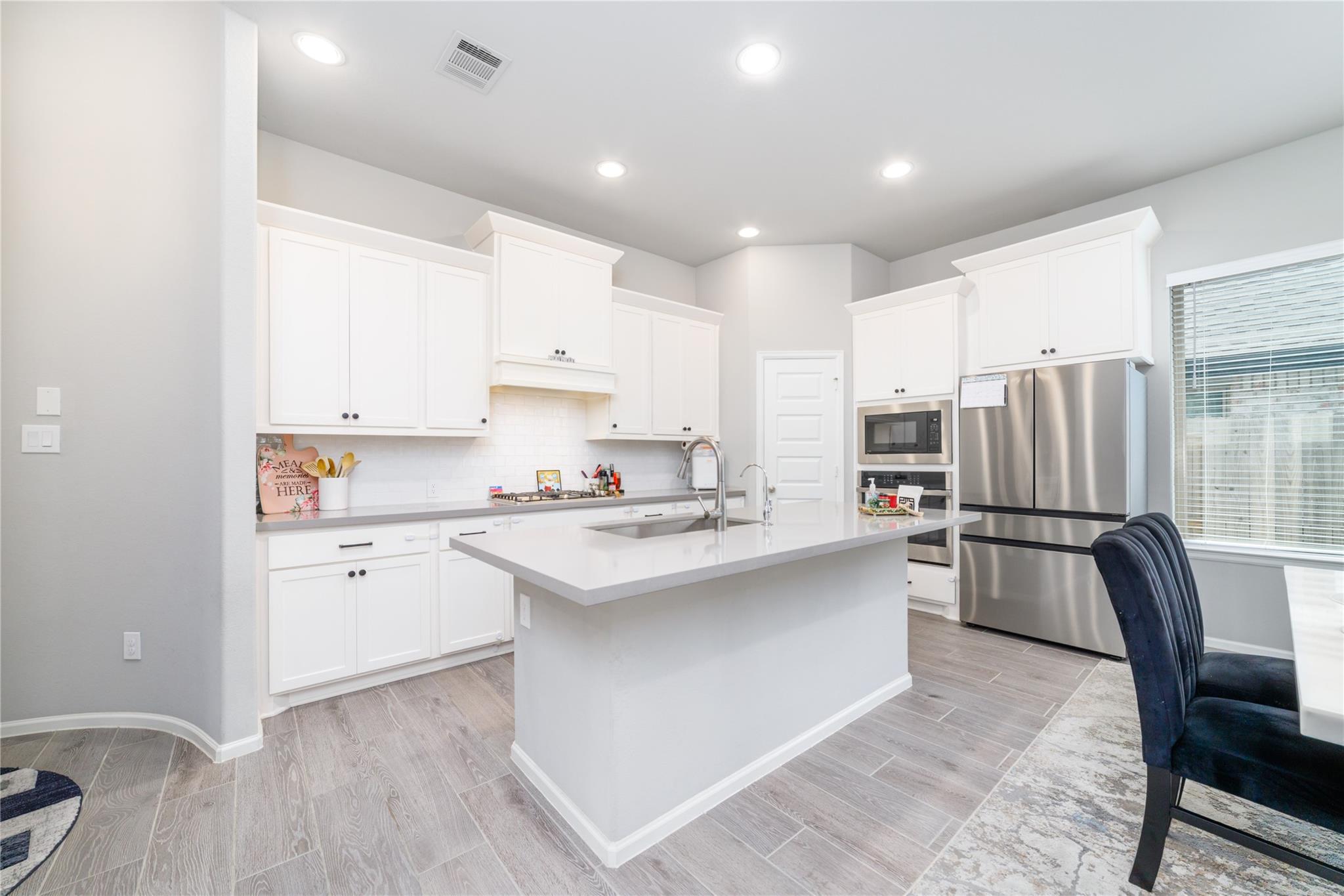 10443 Cecilia Star Lane