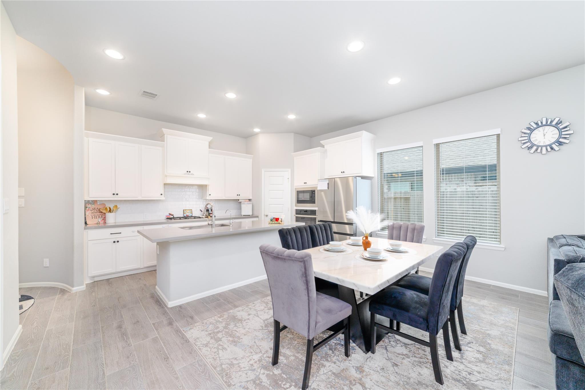 10443 Cecilia Star Lane