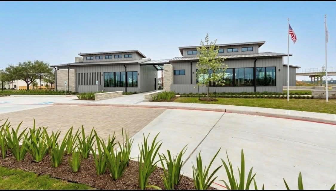 10443 Cecilia Star Lane