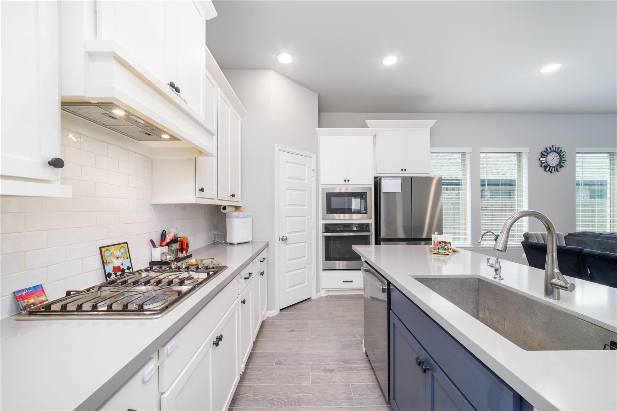 10443 Cecilia Star Lane