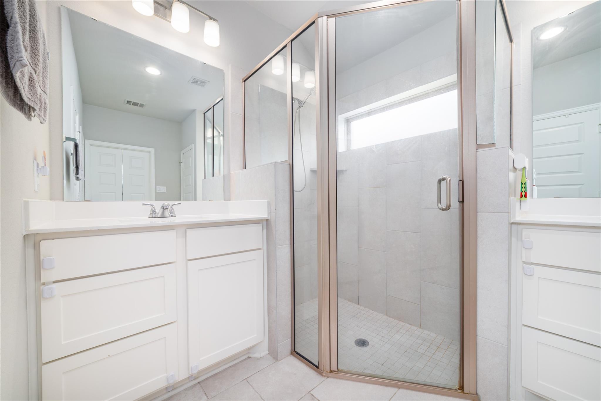 10443 Cecilia Star Lane