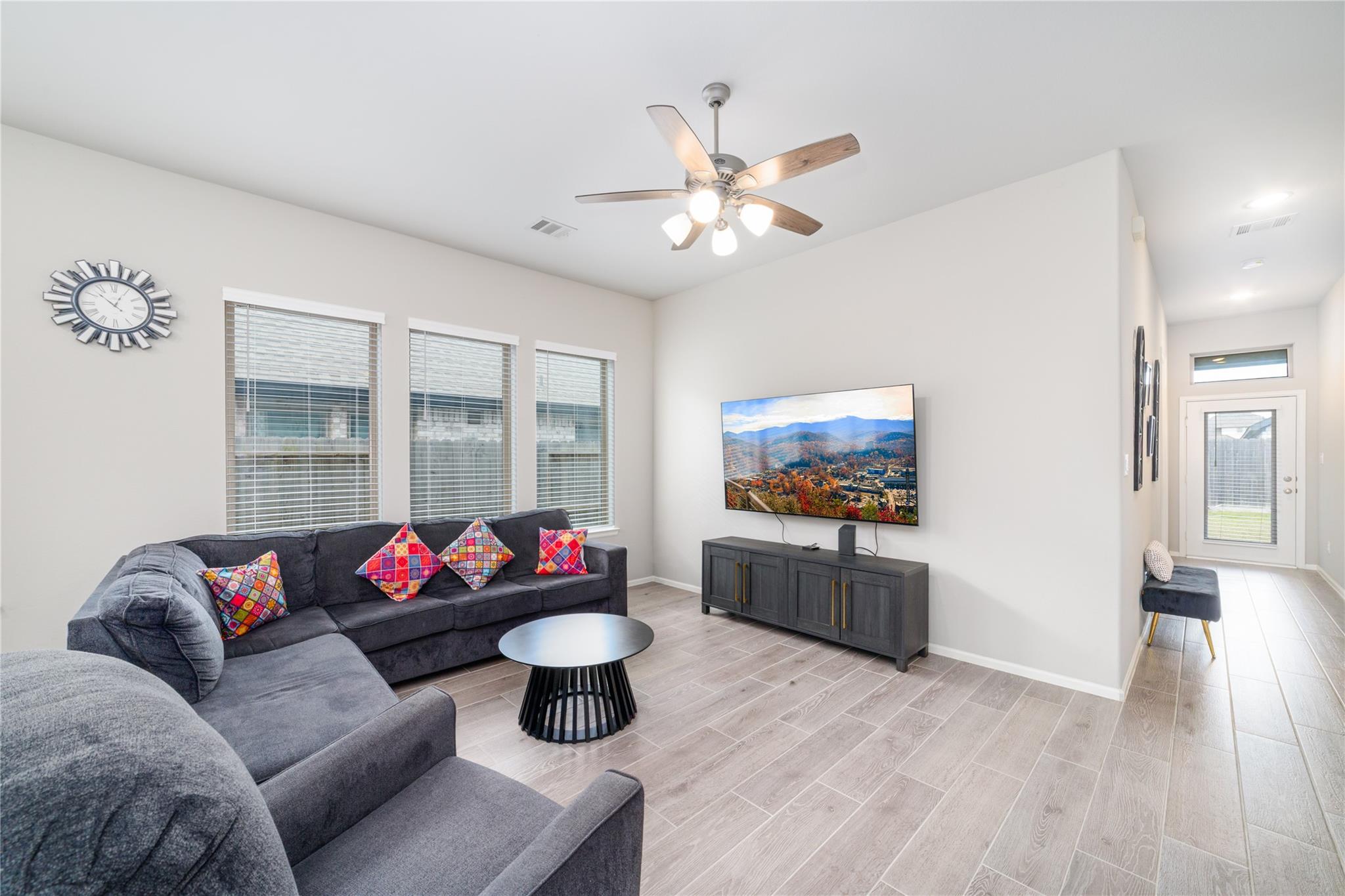 10443 Cecilia Star Lane
