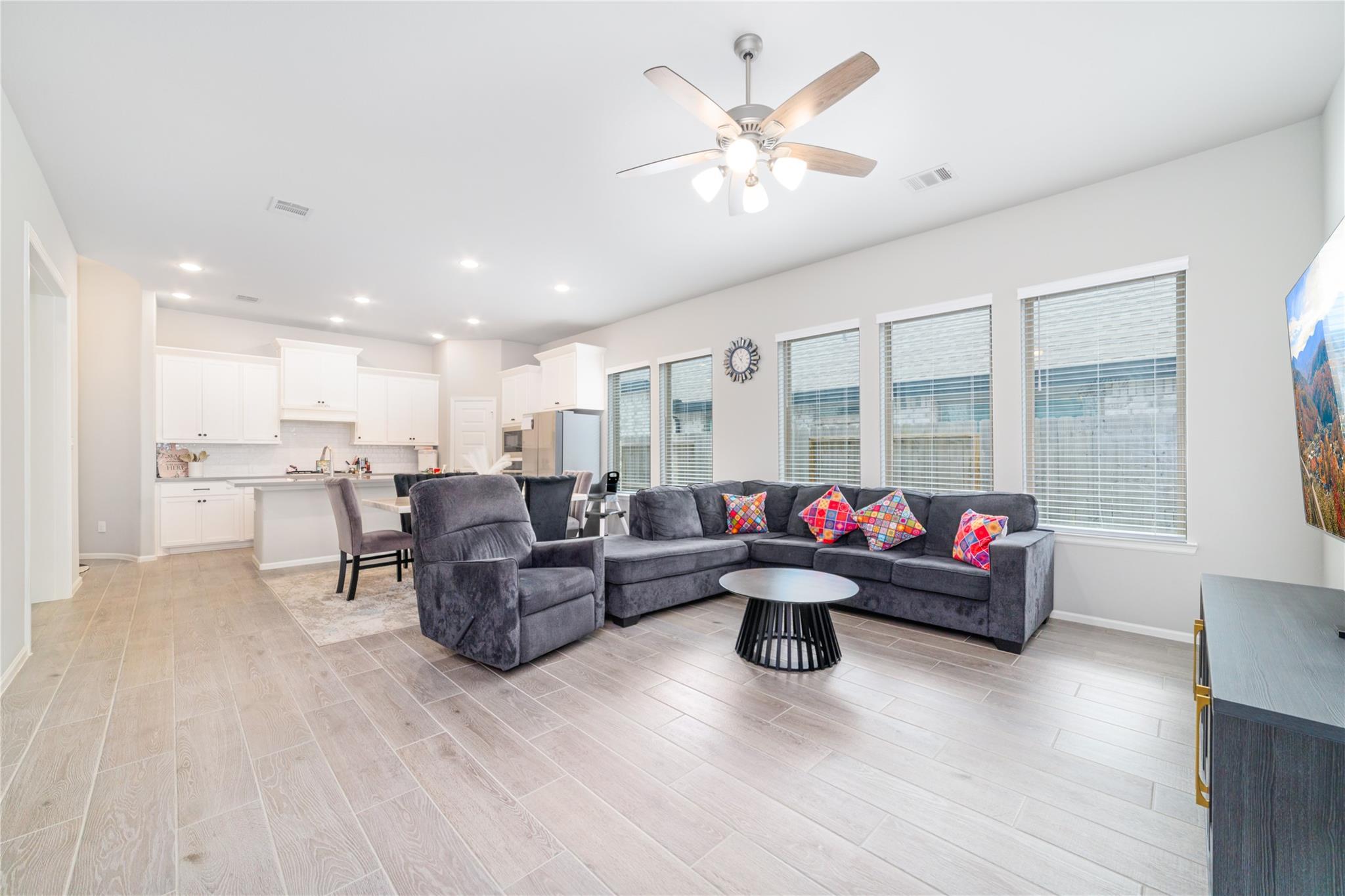 10443 Cecilia Star Lane