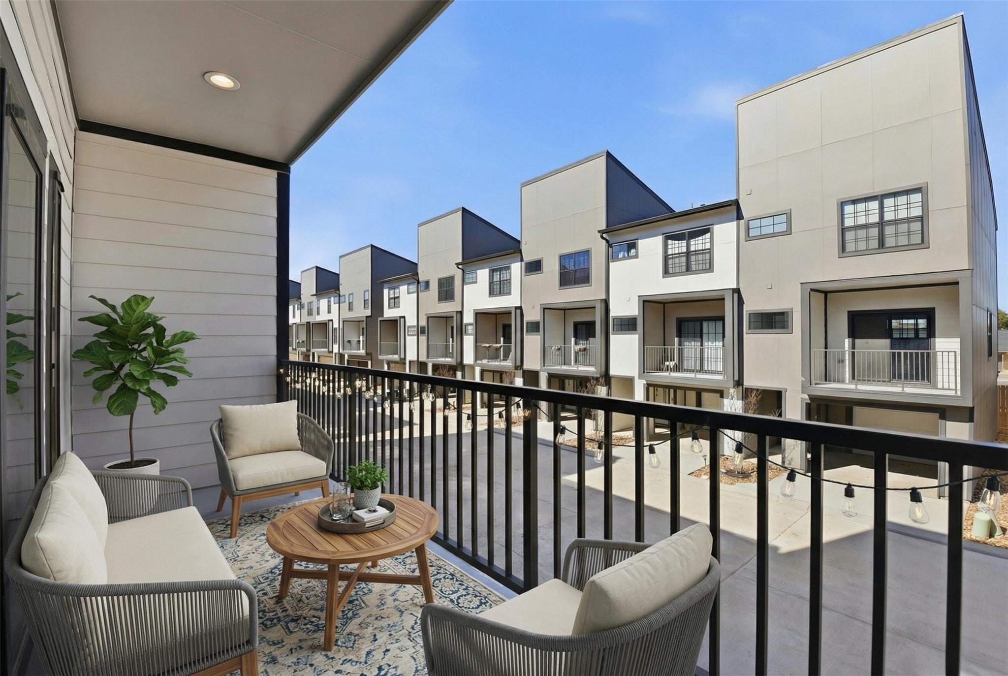 11917 N Hoa Sen Circle