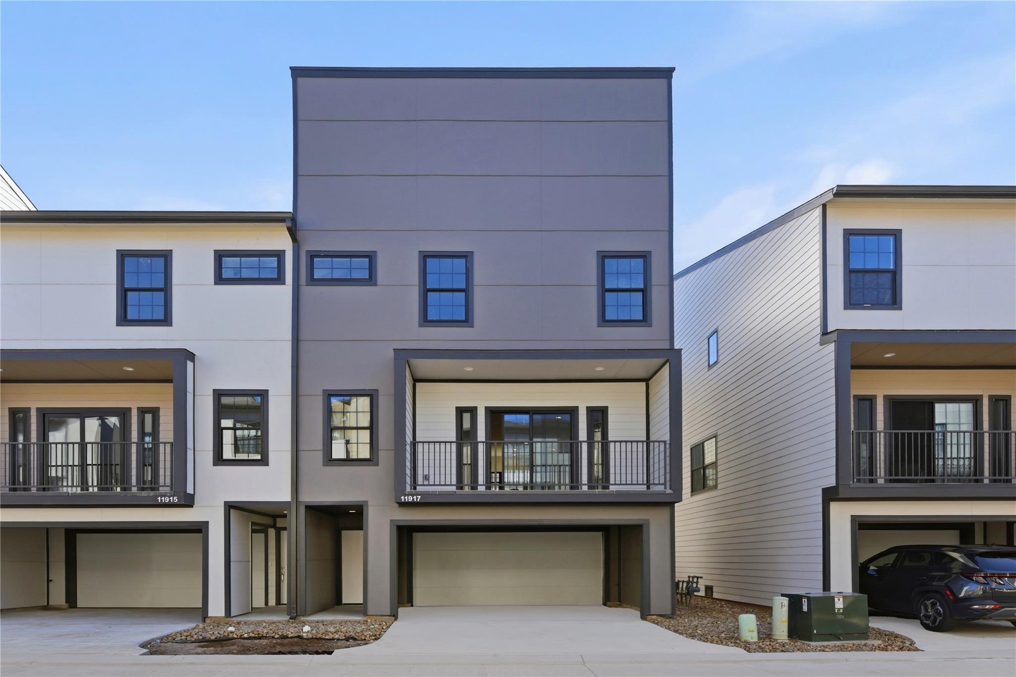 11917 N Hoa Sen Circle