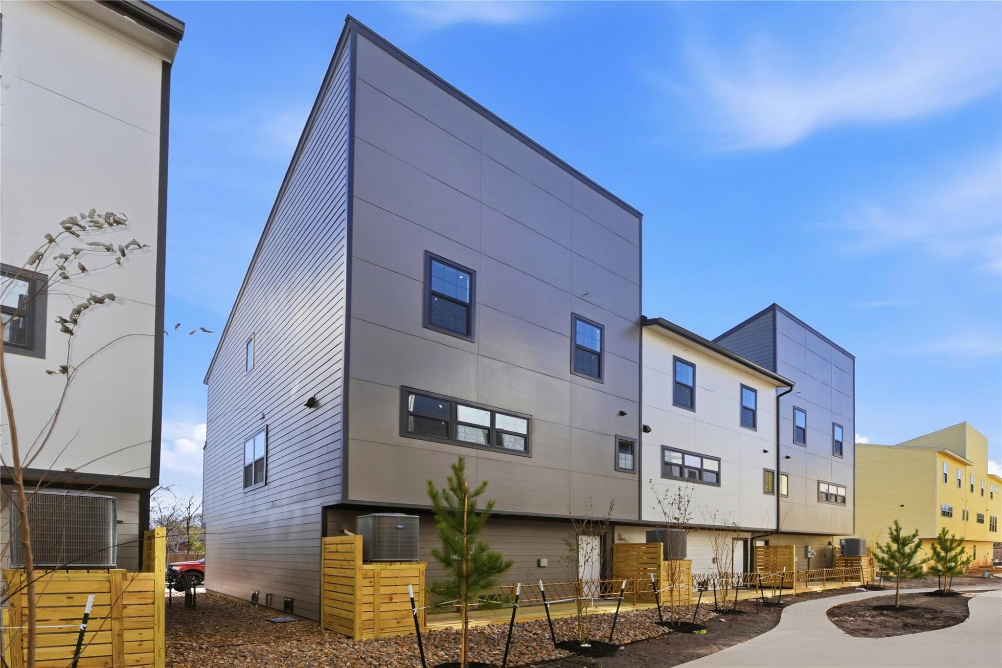 11917 N Hoa Sen Circle