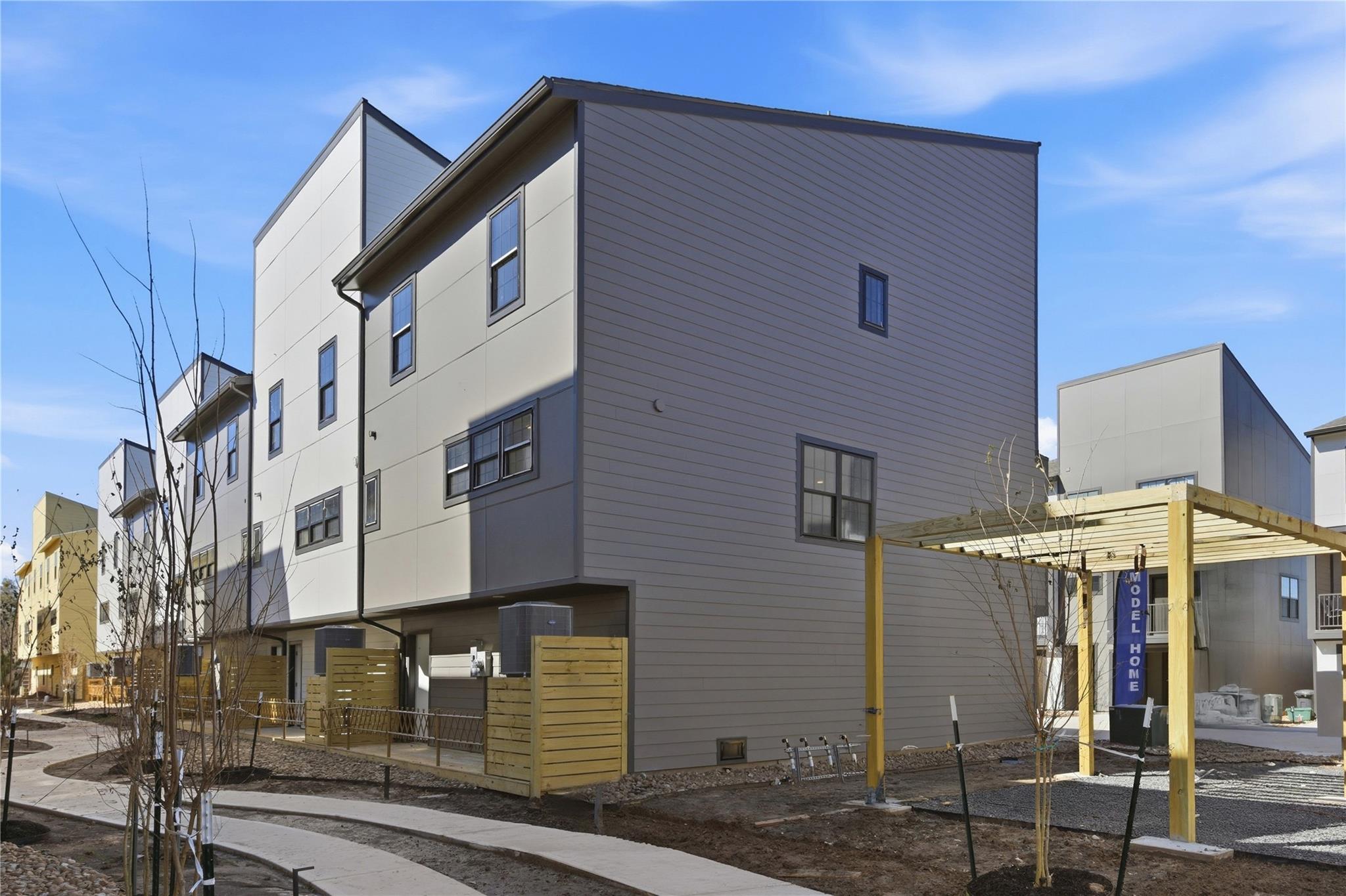 11917 N Hoa Sen Circle