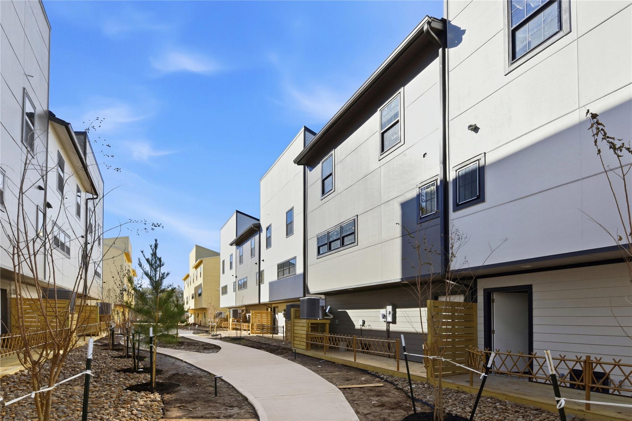 11917 N Hoa Sen Circle