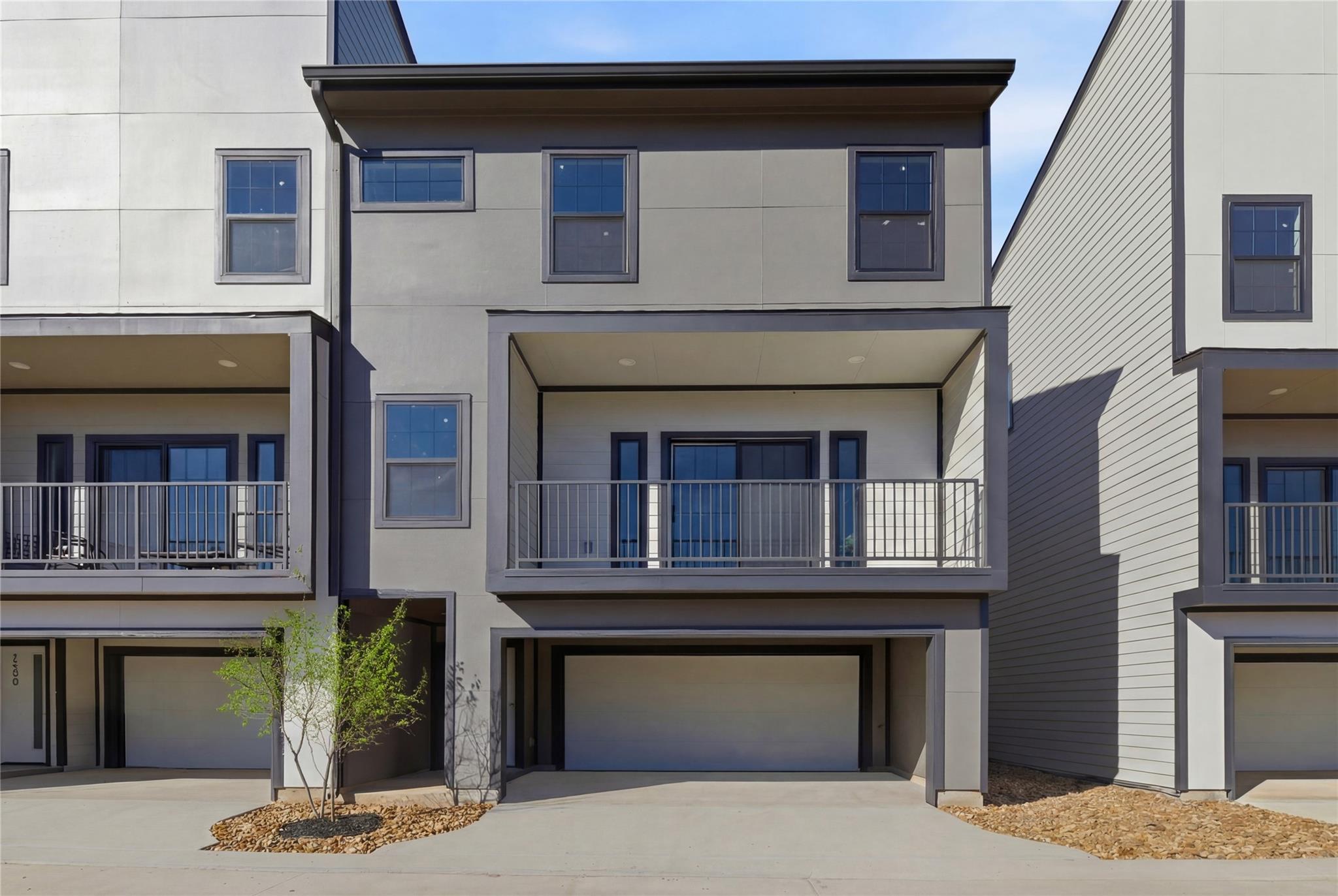 11917 N Hoa Sen Circle