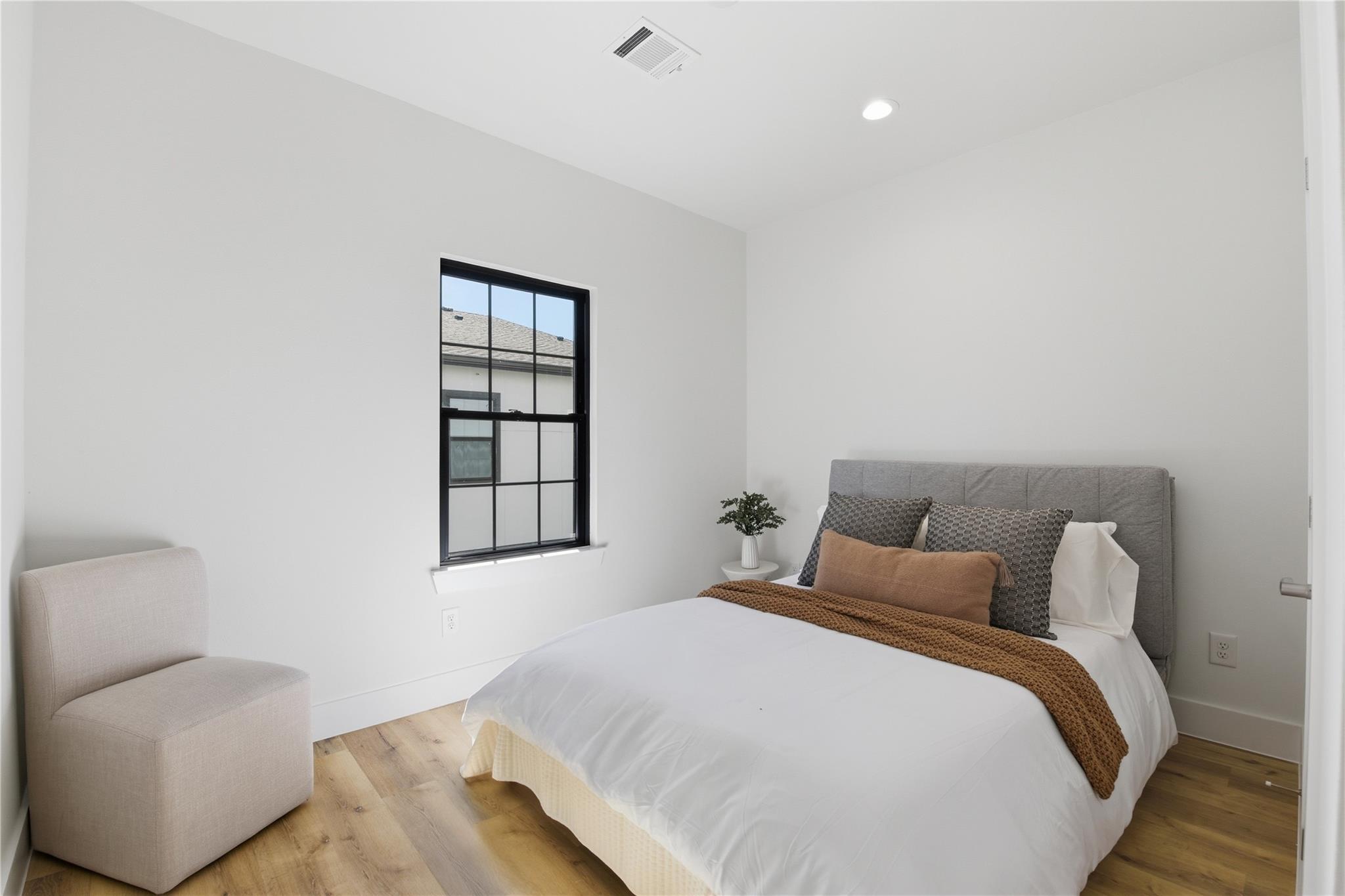 11917 N Hoa Sen Circle