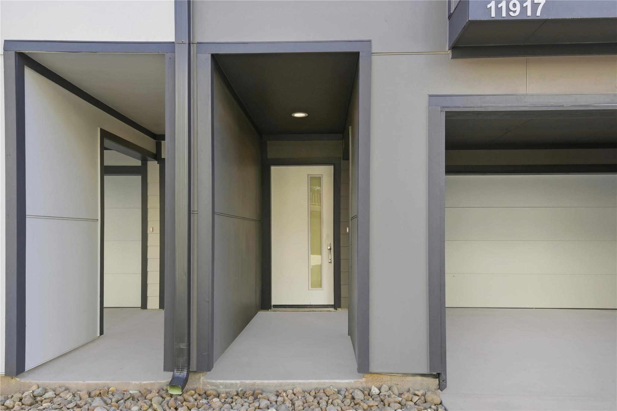 11917 N Hoa Sen Circle