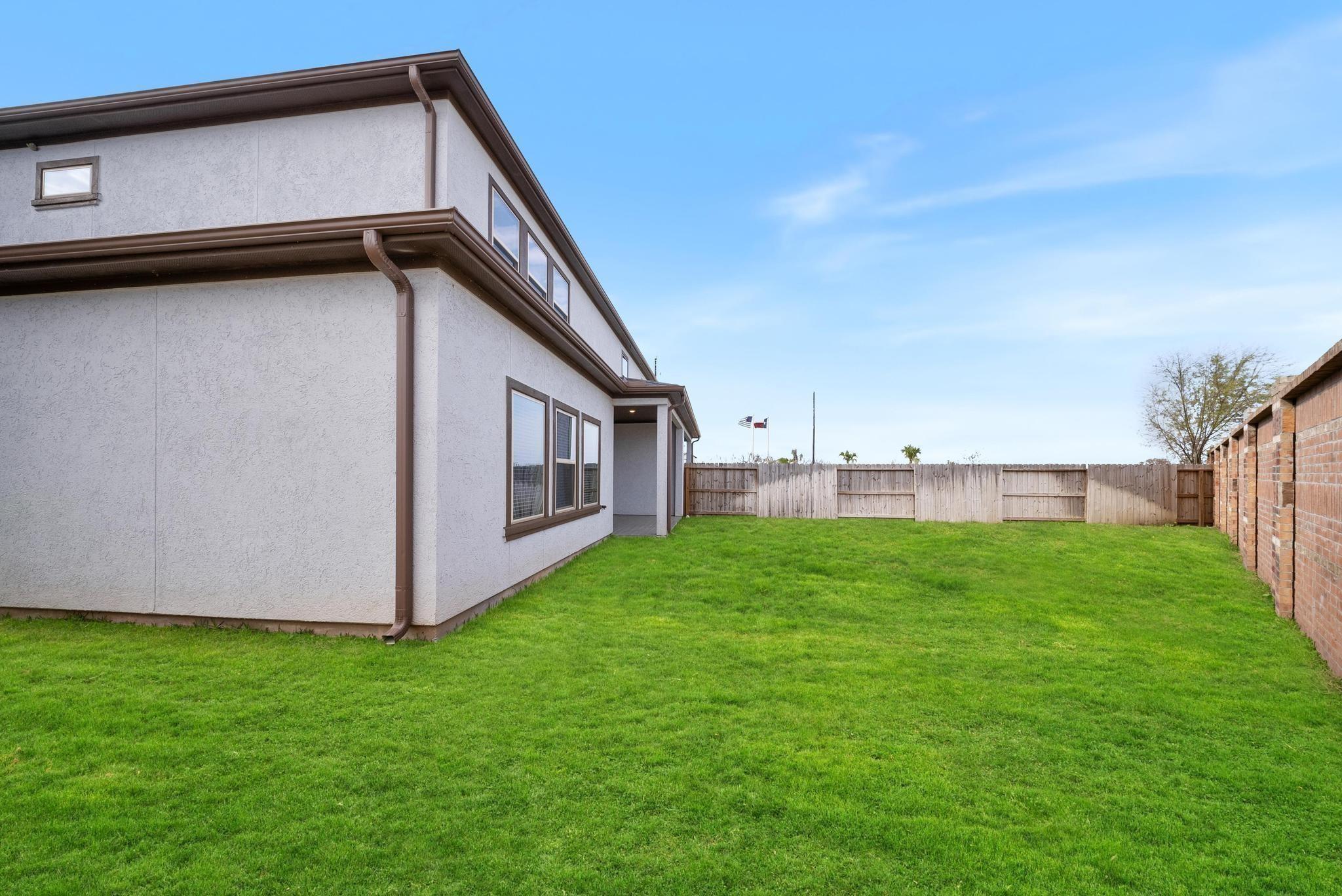 2015 Olivos Street