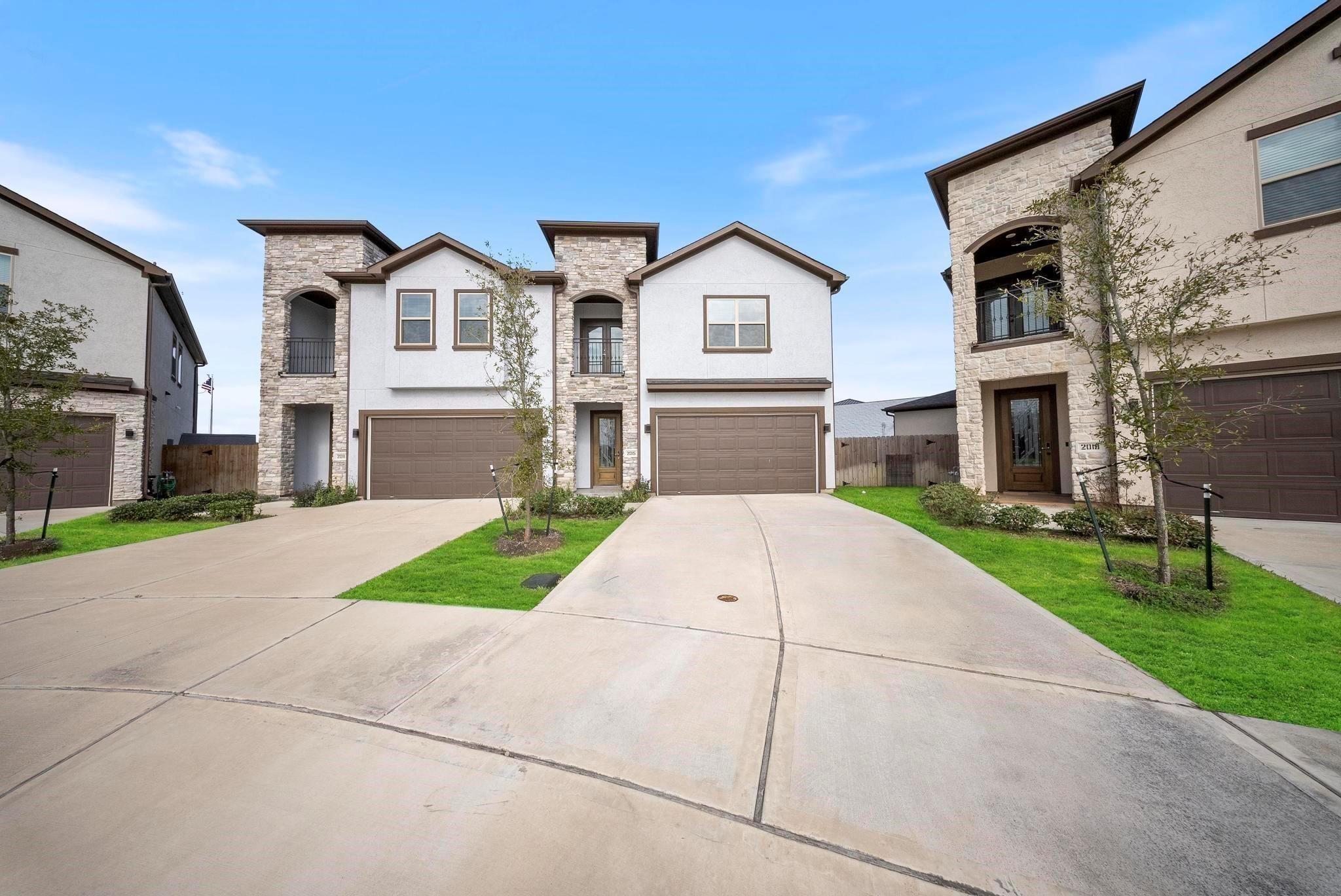 2015 Olivos Street