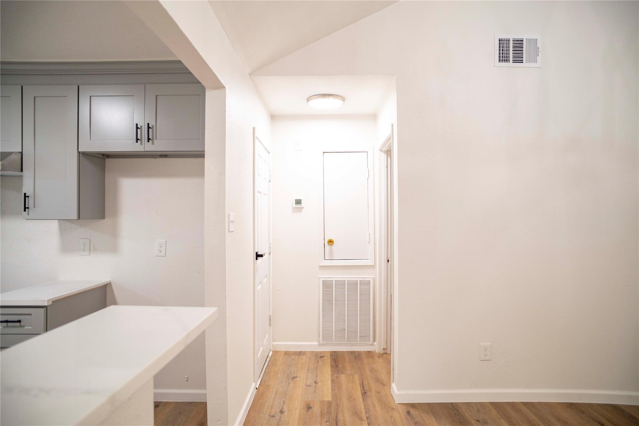 9214 Woodland Oaks Drive