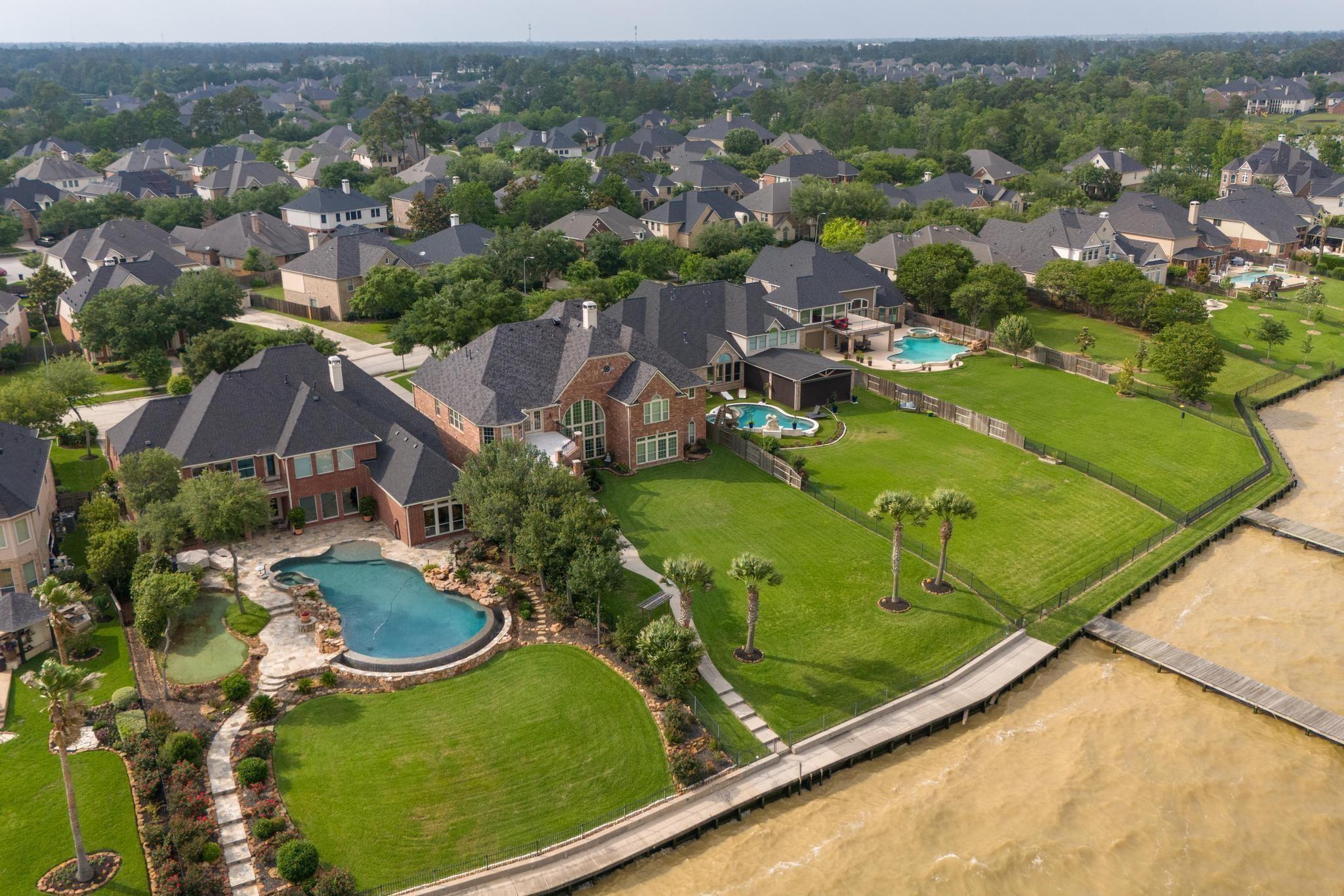 13706 Elm Shores Drive
