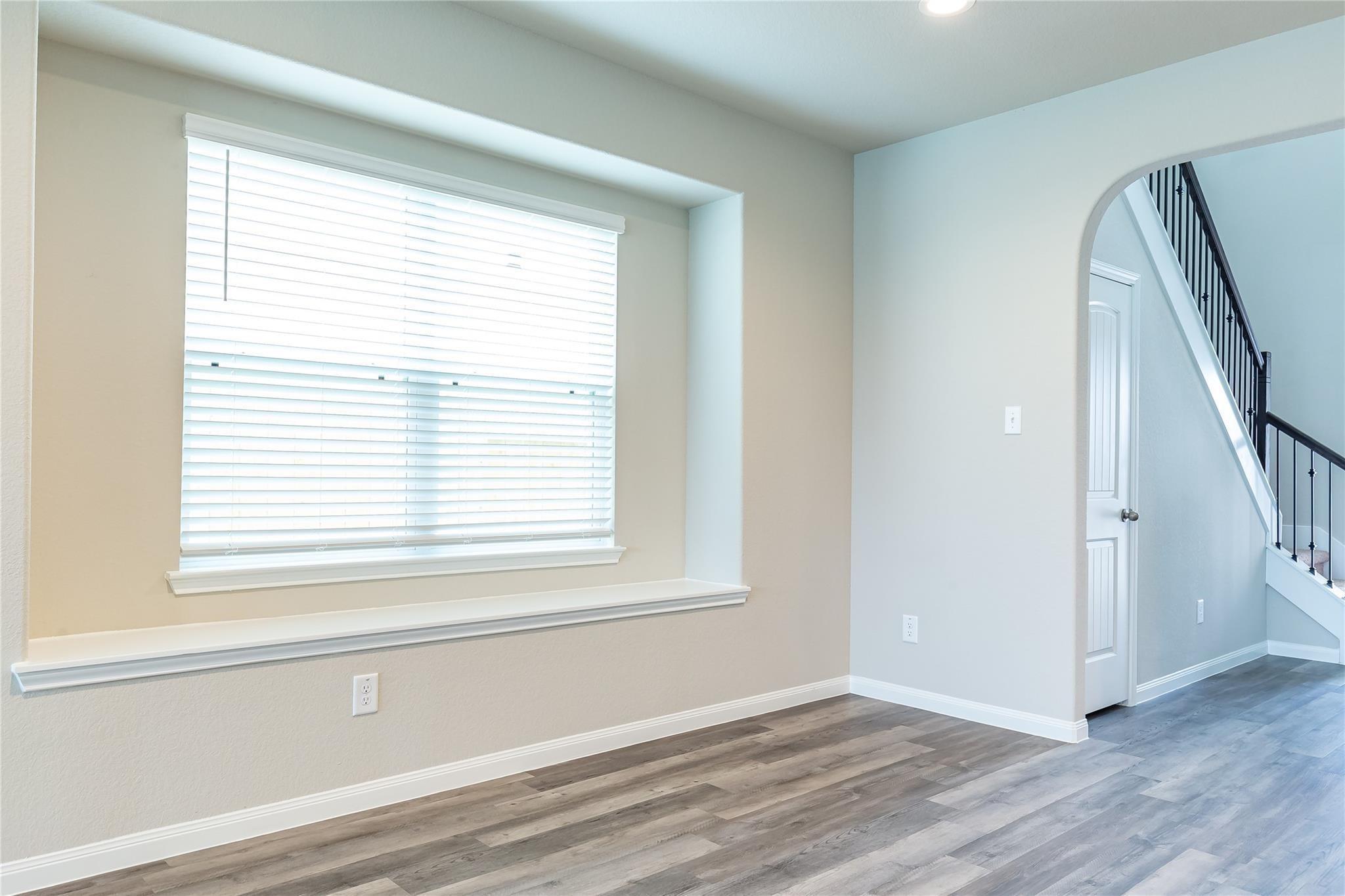 24630 Bastiani Canvas Lane