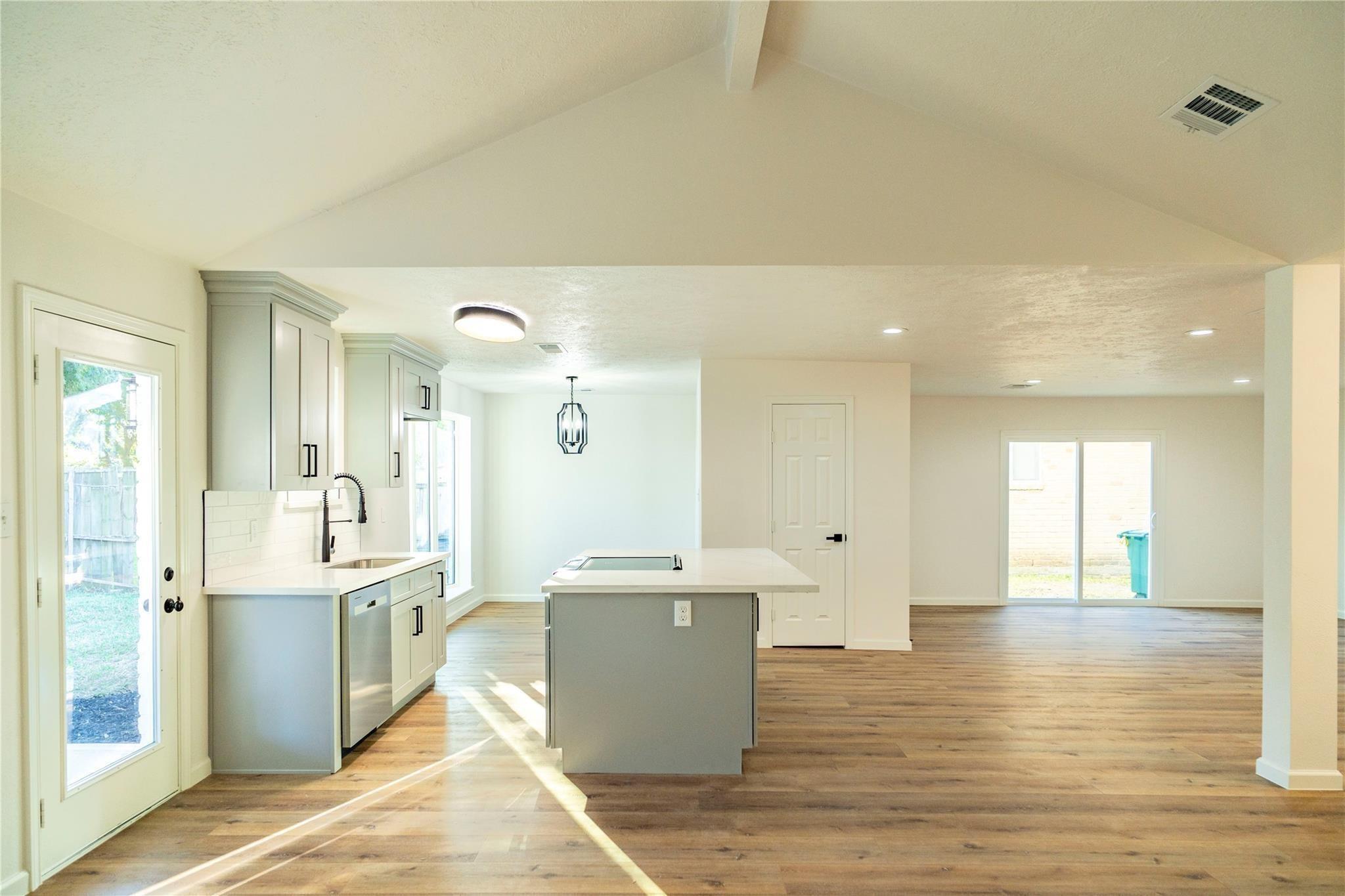 10907 Sharpview Drive