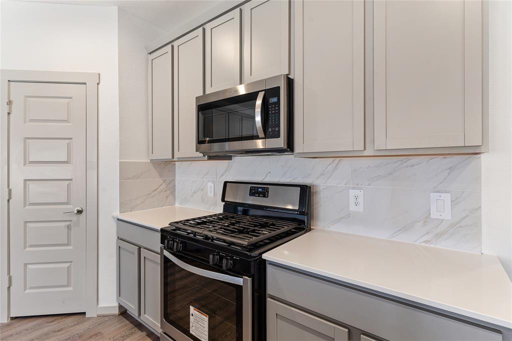 29318 Hoelzen Hollow Drive