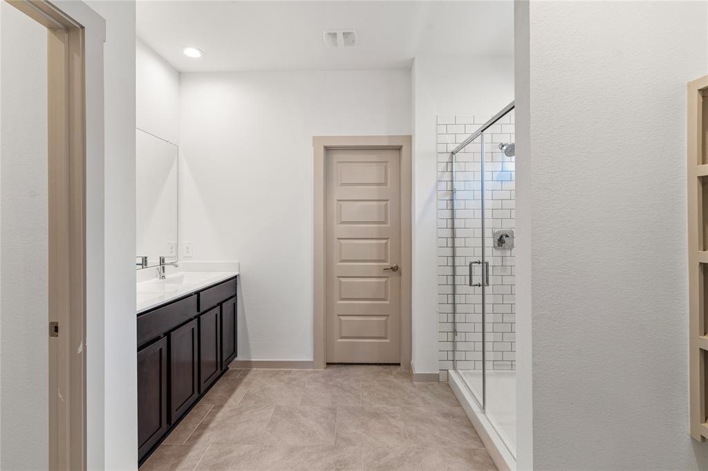 29318 Hoelzen Hollow Drive