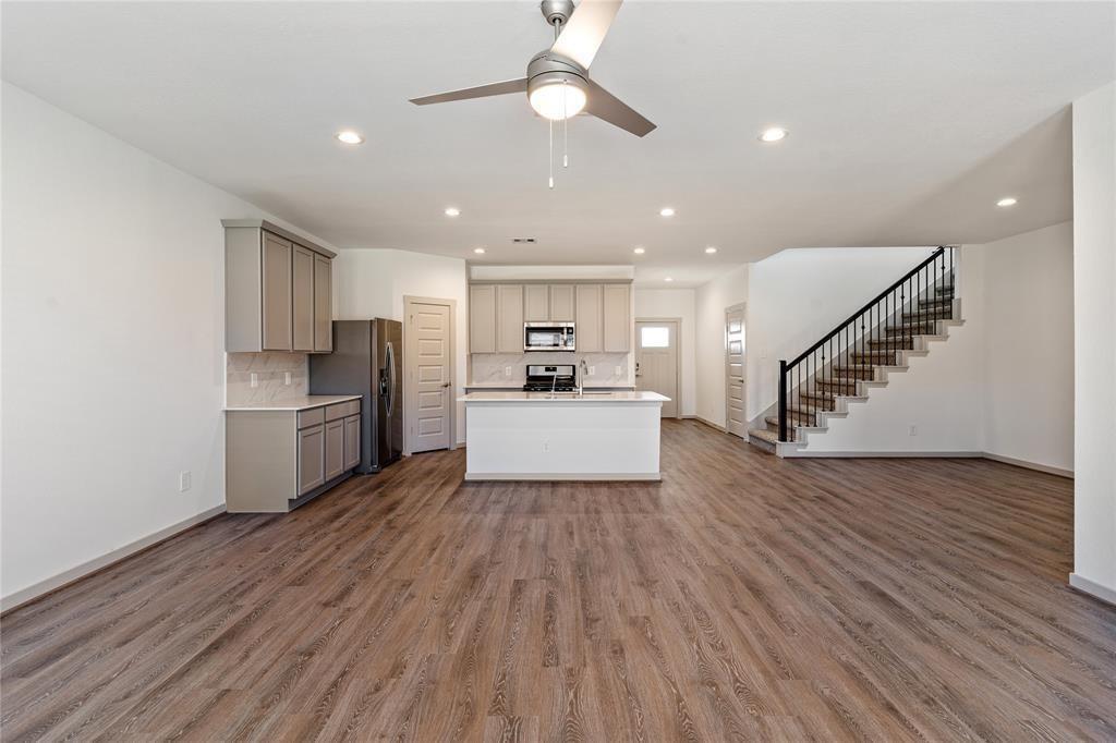 29318 Hoelzen Hollow Drive