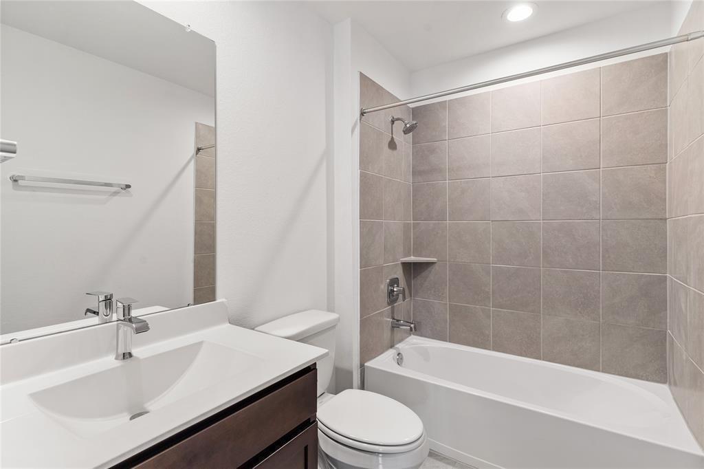 29318 Hoelzen Hollow Drive