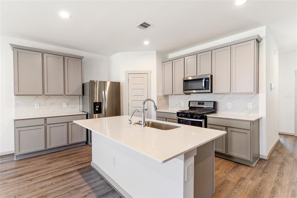 29318 Hoelzen Hollow Drive