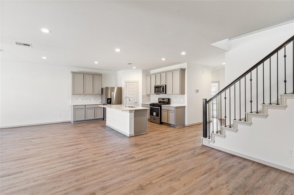 29318 Hoelzen Hollow Drive