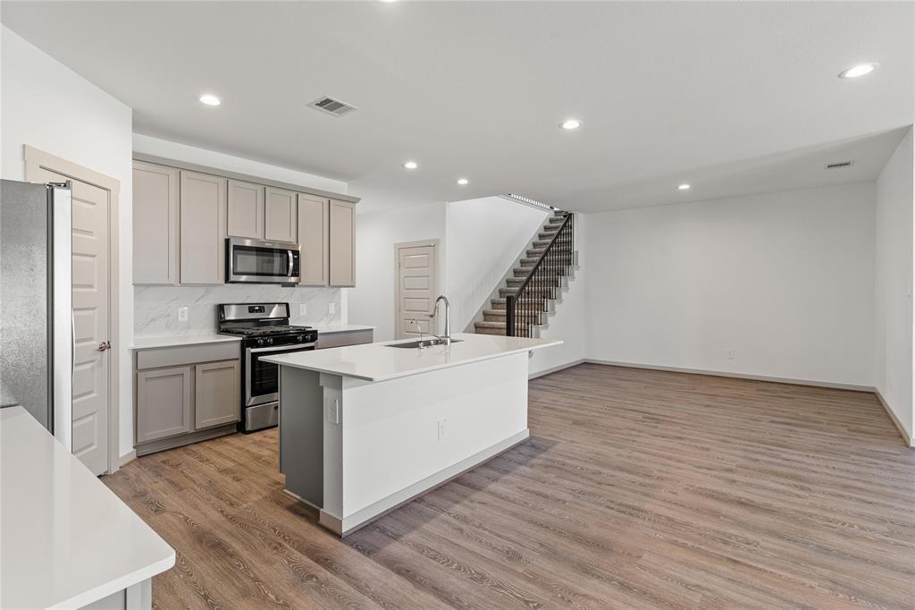 29318 Hoelzen Hollow Drive