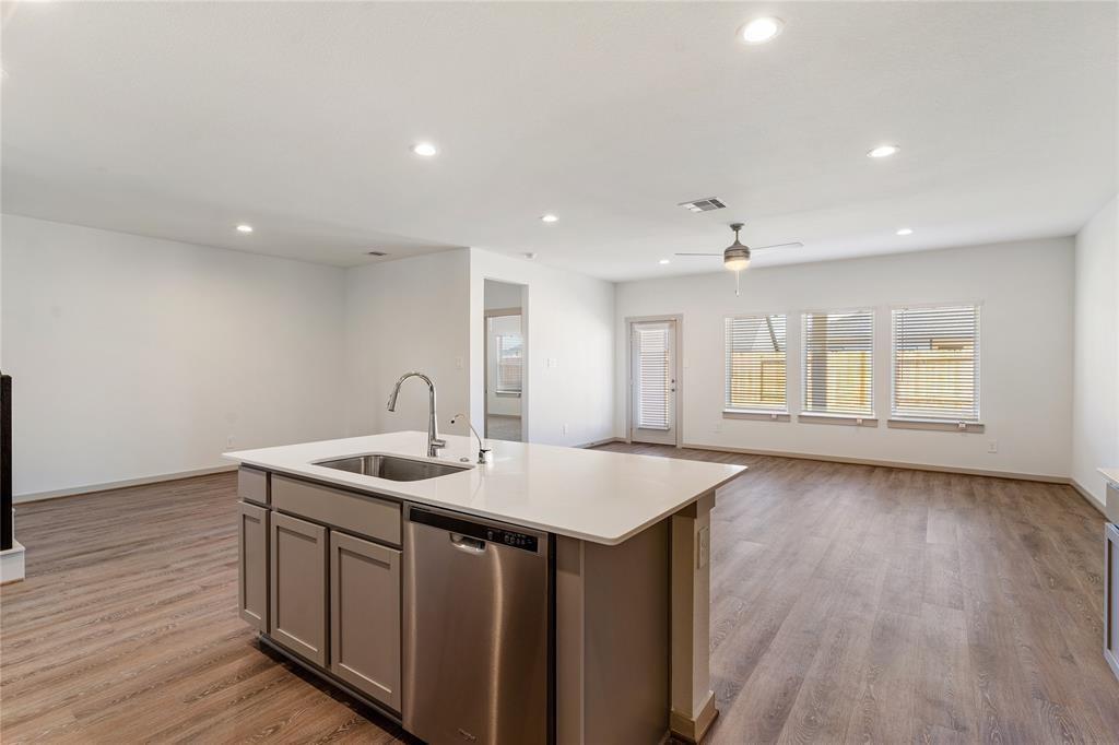 29318 Hoelzen Hollow Drive