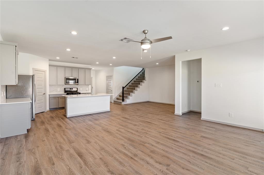 29318 Hoelzen Hollow Drive