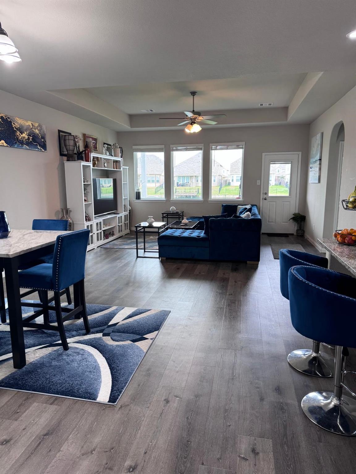 24718 Bastiani Canvas Lane