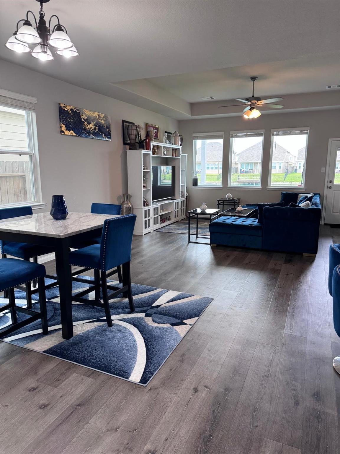24718 Bastiani Canvas Lane