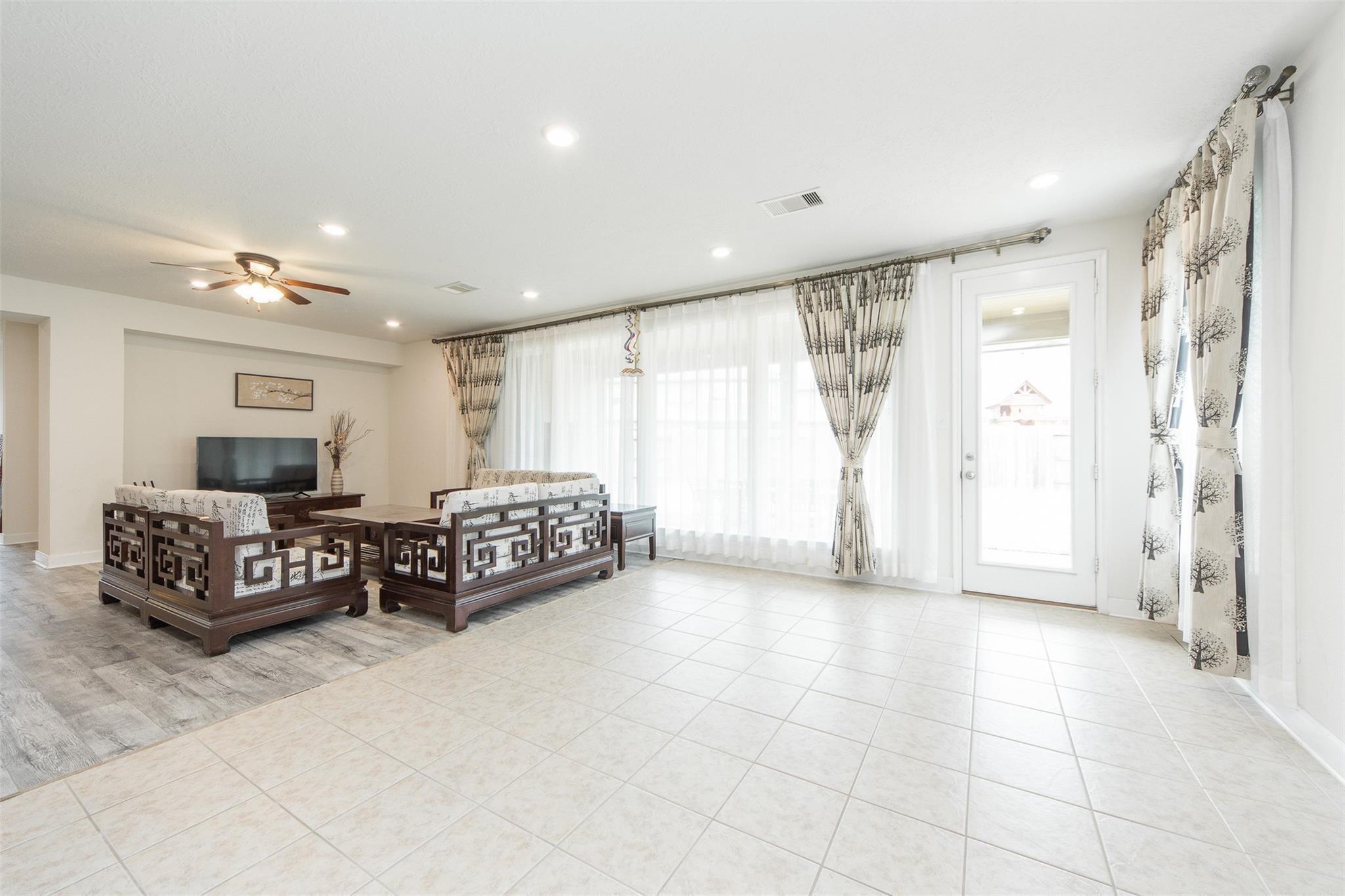 15406 Easton Gate Lane