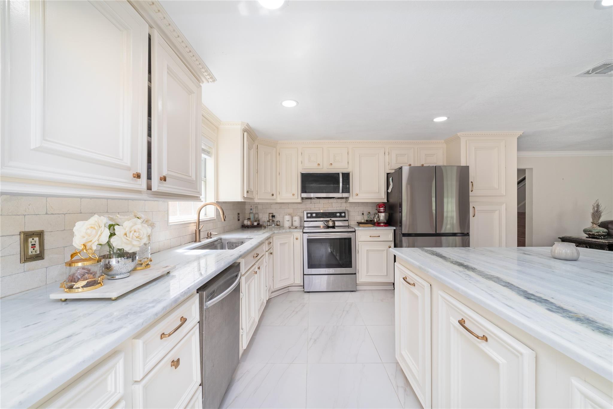 7711 Miller Glen Lane