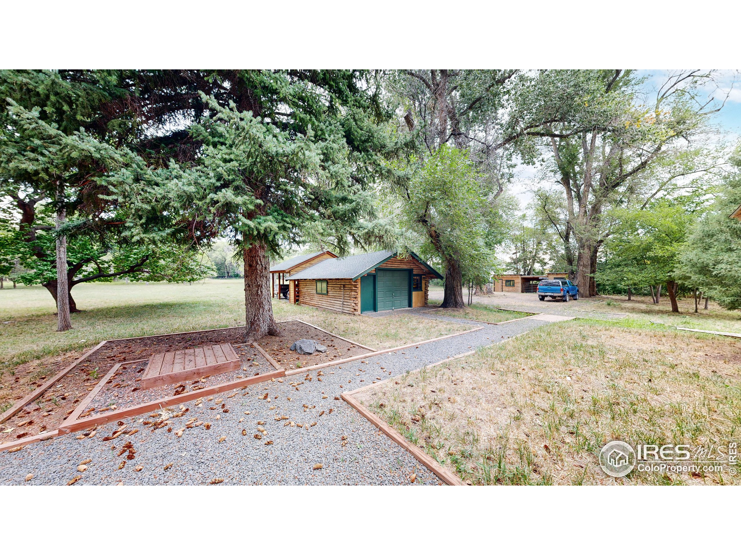 631 N Overland Trl