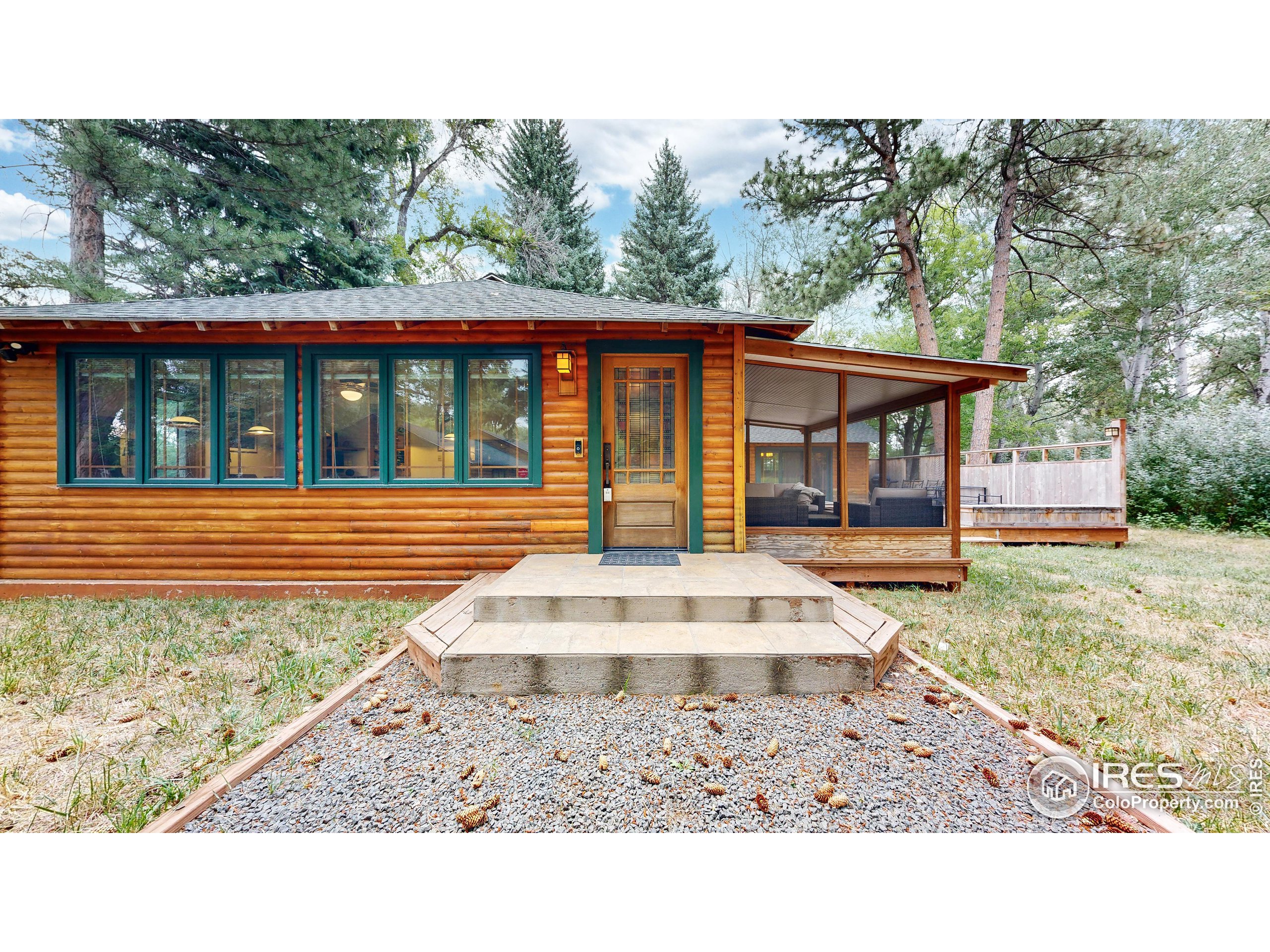 631 N Overland Trl