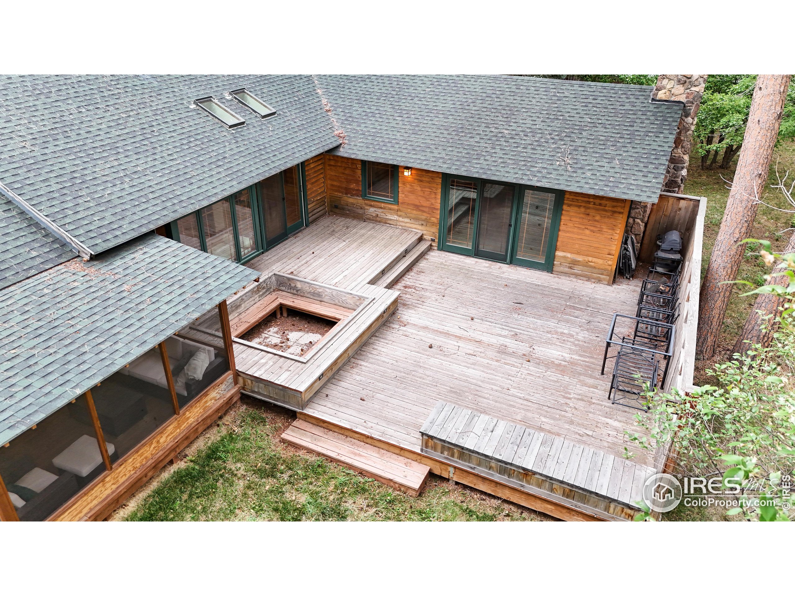 631 N Overland Trl