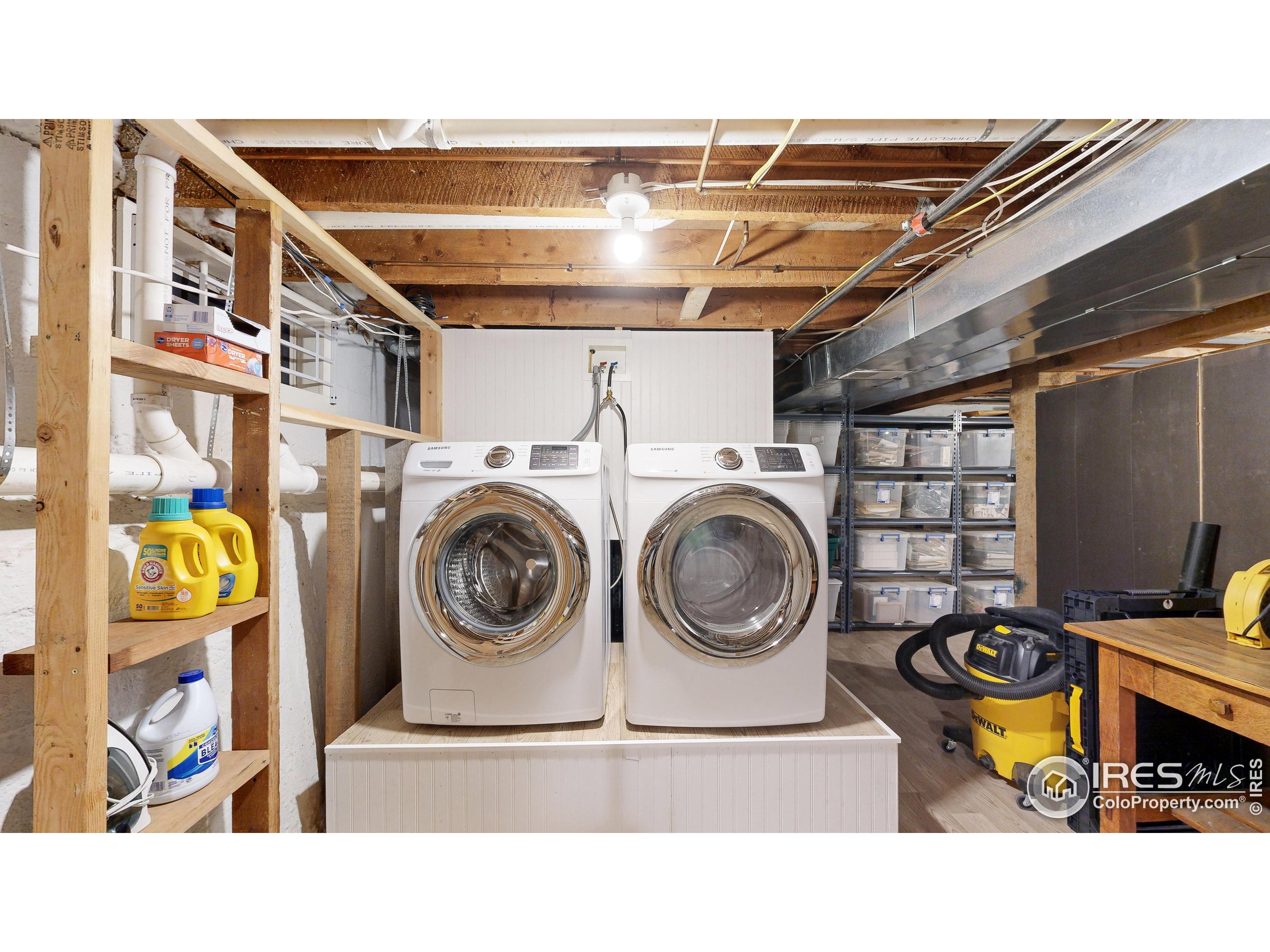 631 N Overland Trl