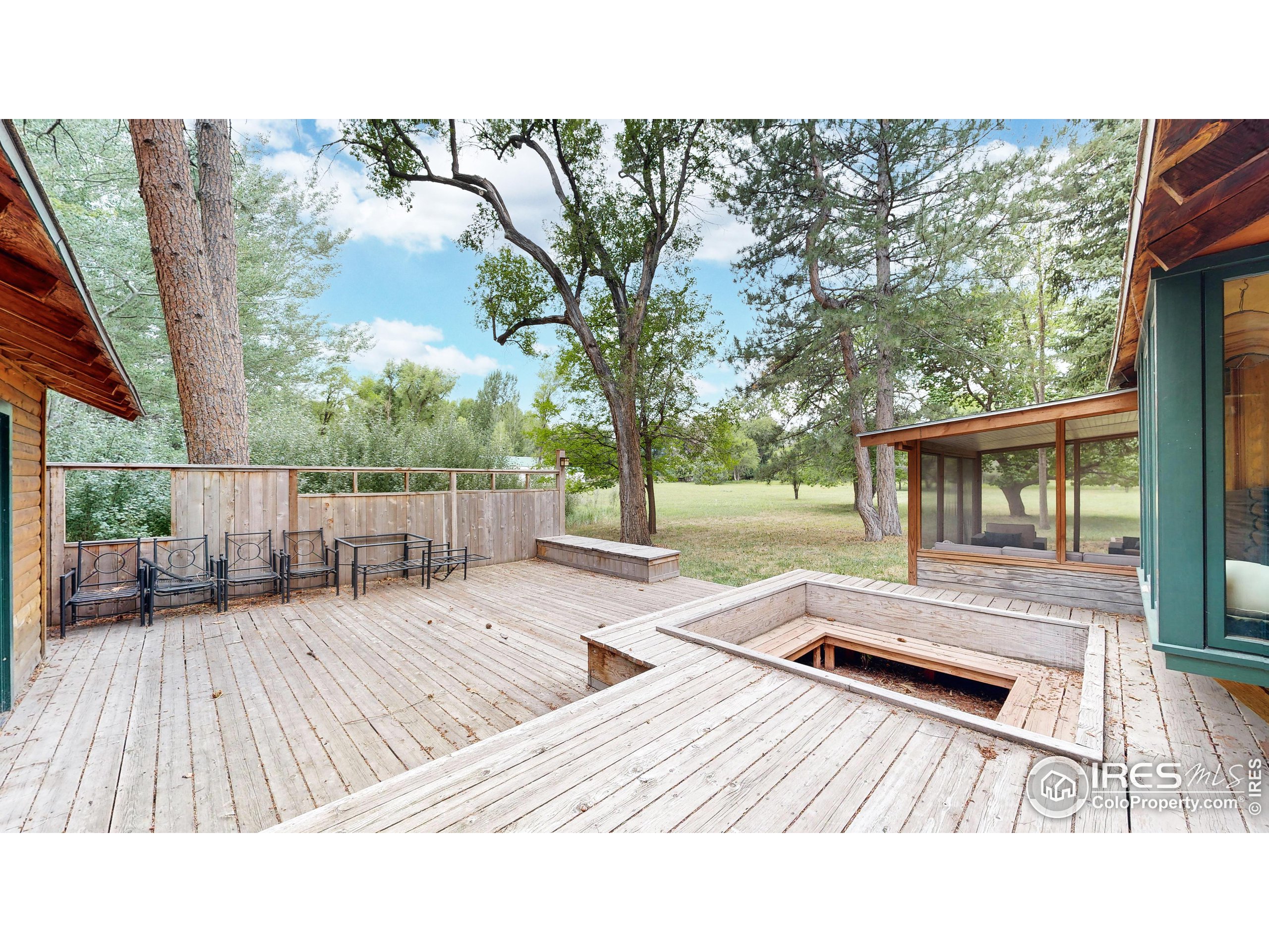 631 N Overland Trl