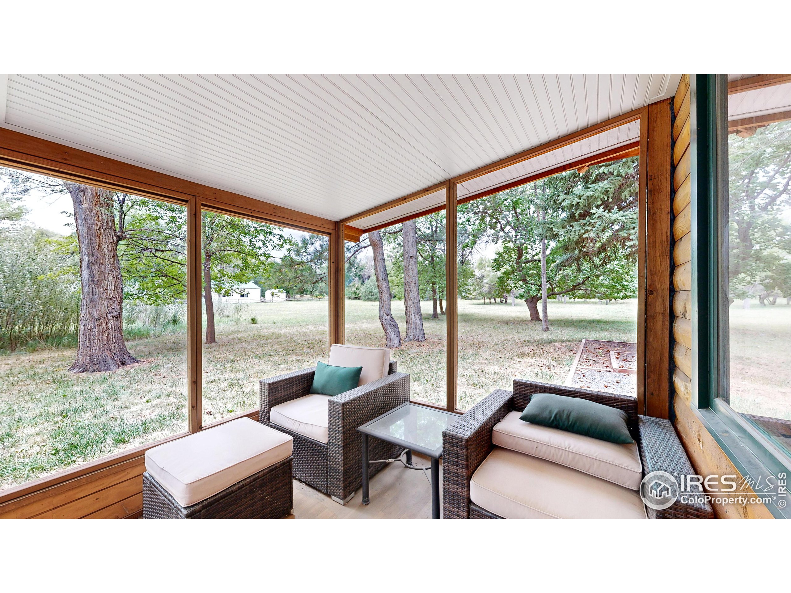 631 N Overland Trl