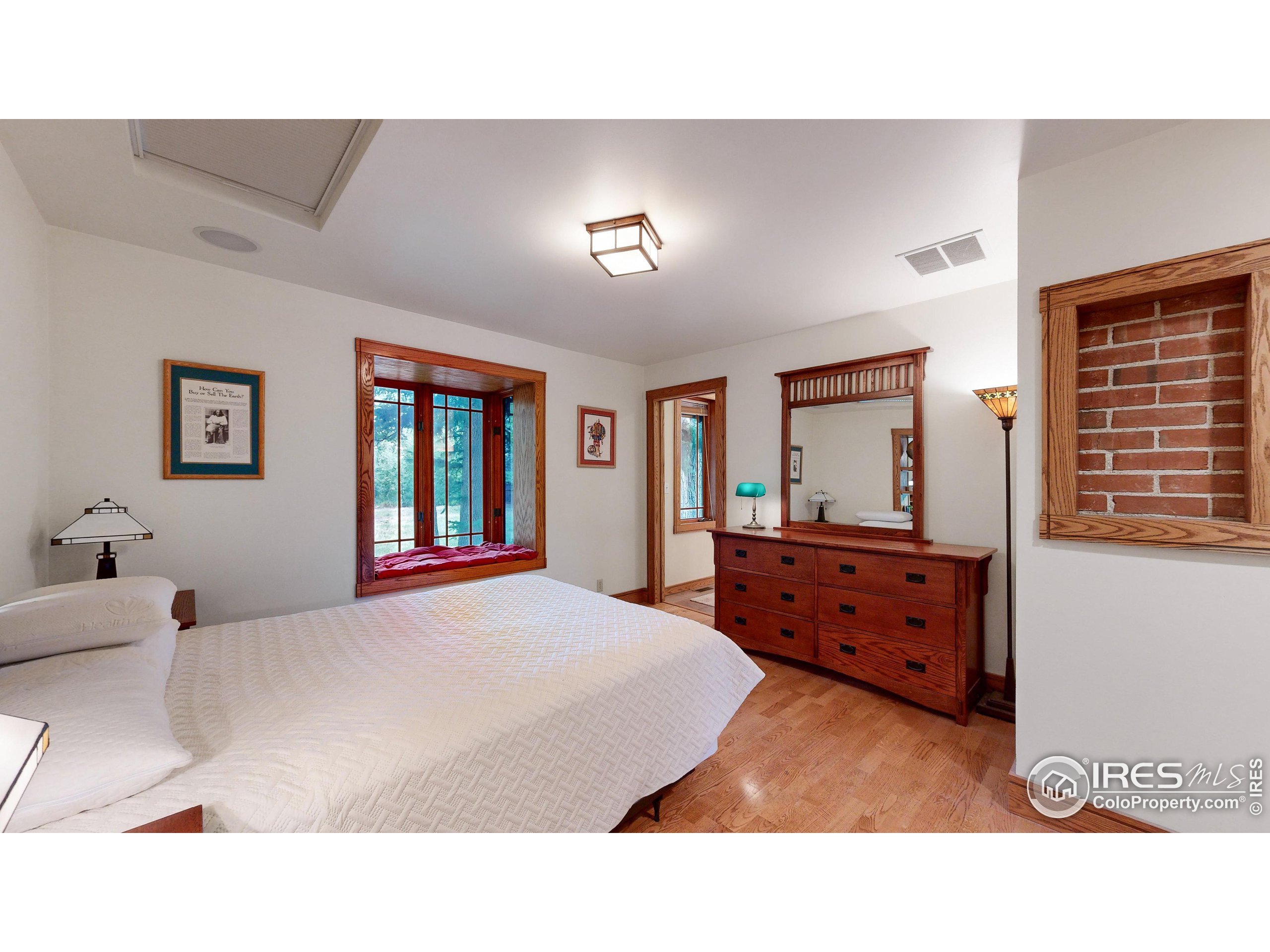 631 N Overland Trl