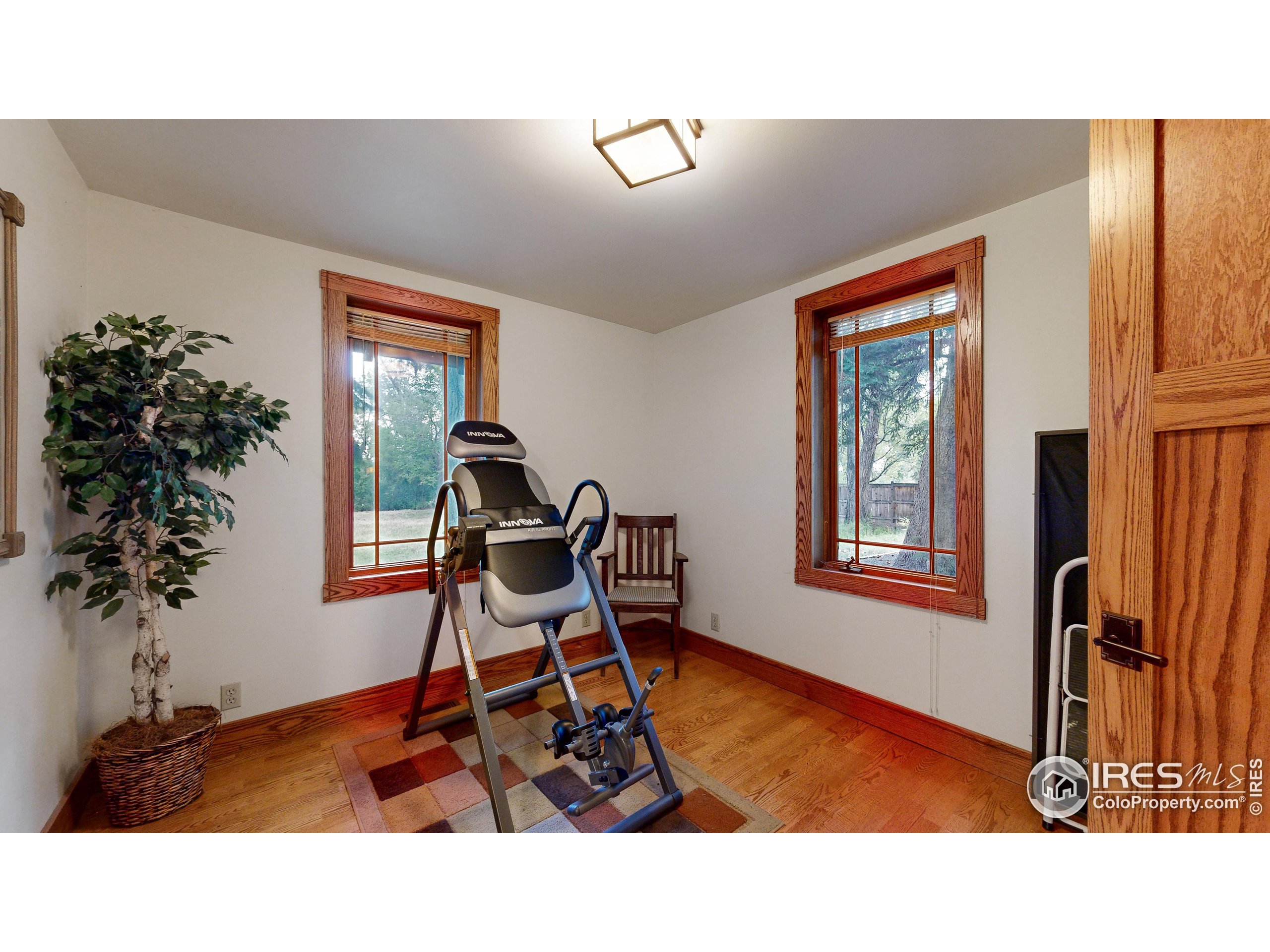 631 N Overland Trl
