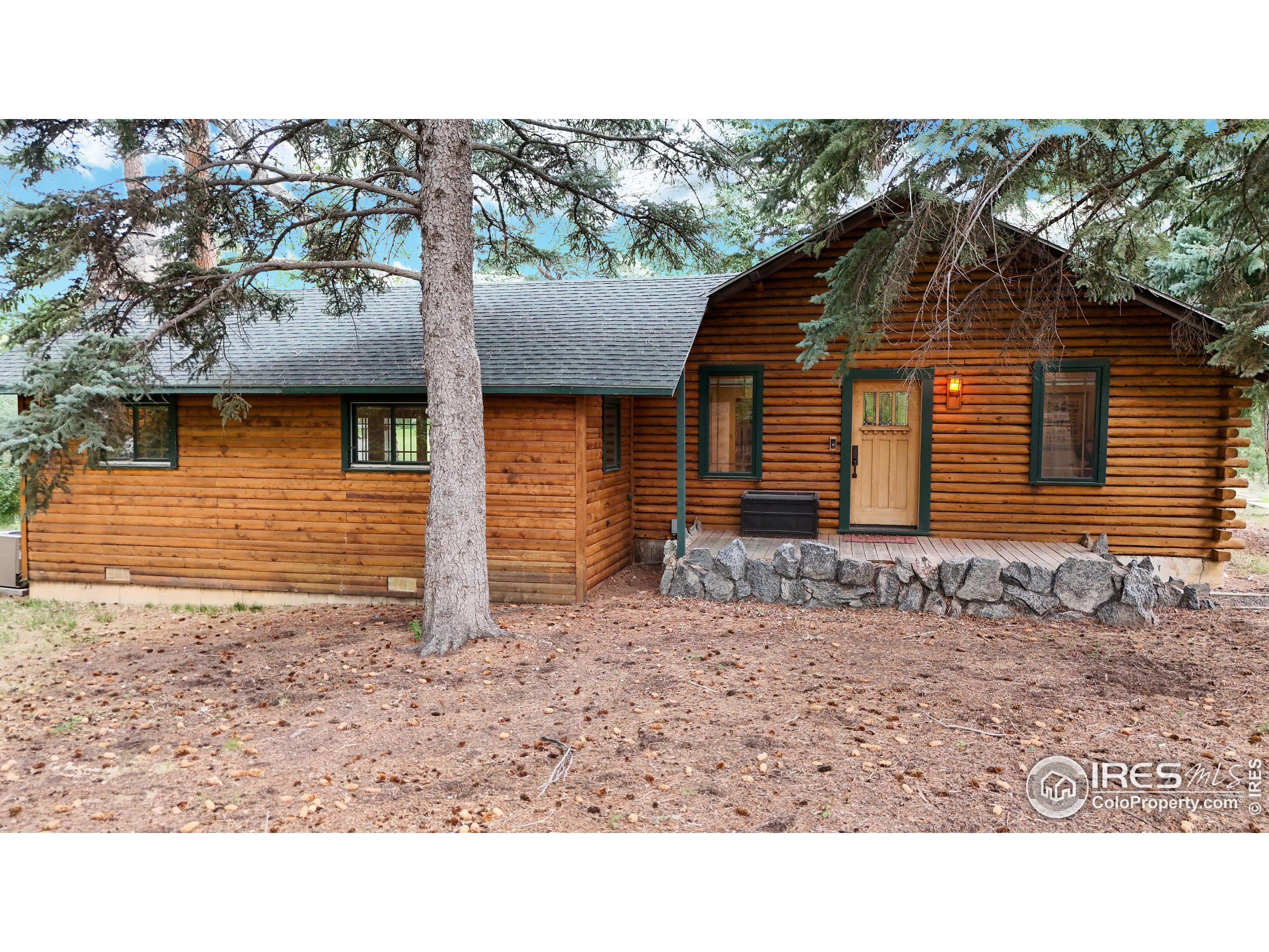 631 N Overland Trl