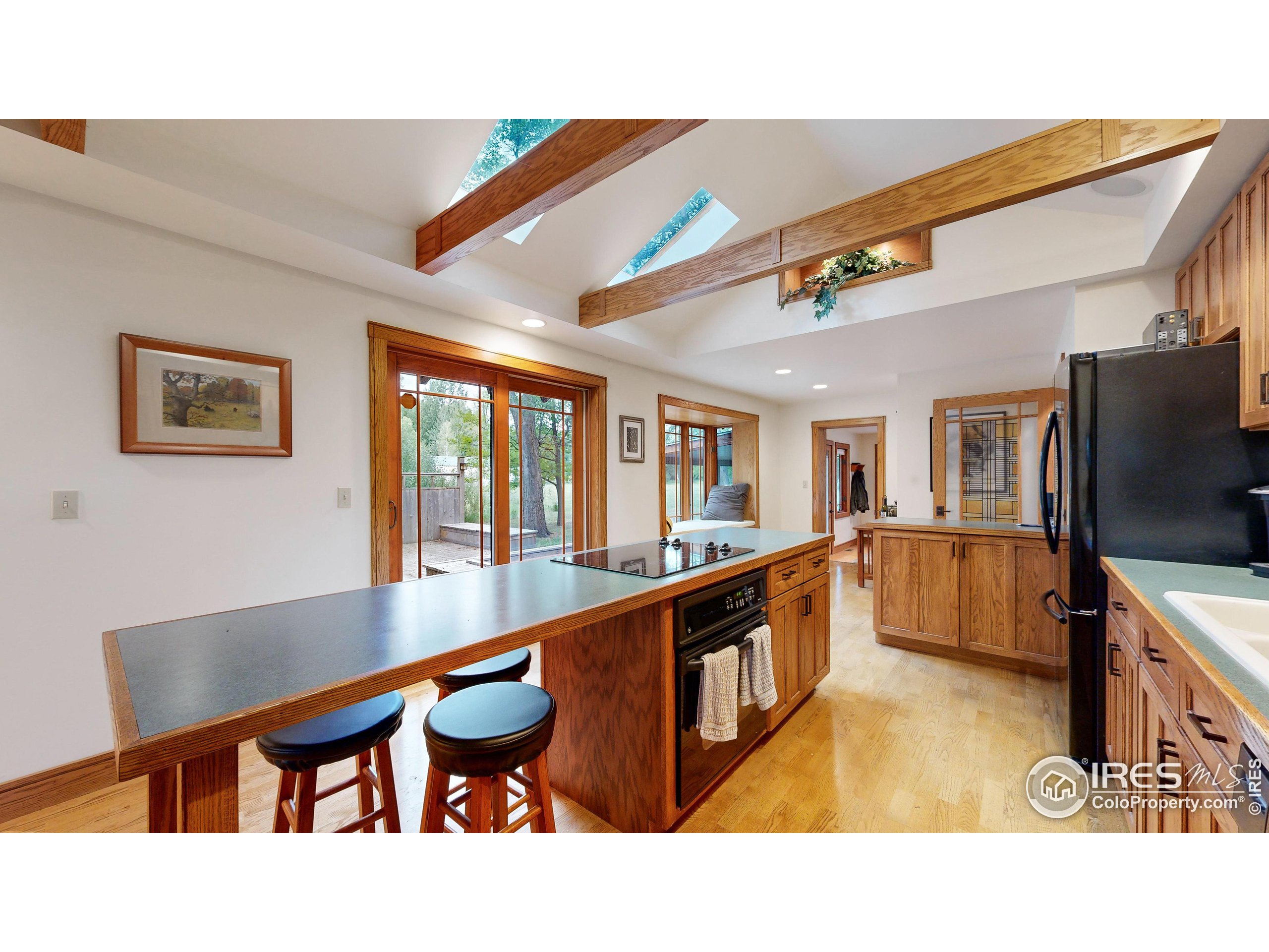 631 N Overland Trl